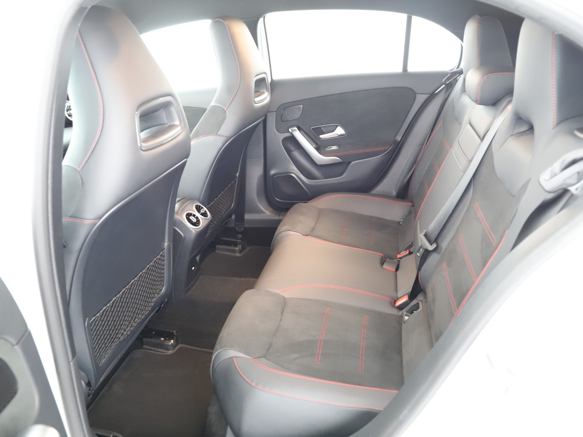 MERCEDES-BENZ A 220 d 8G-DCT - 14