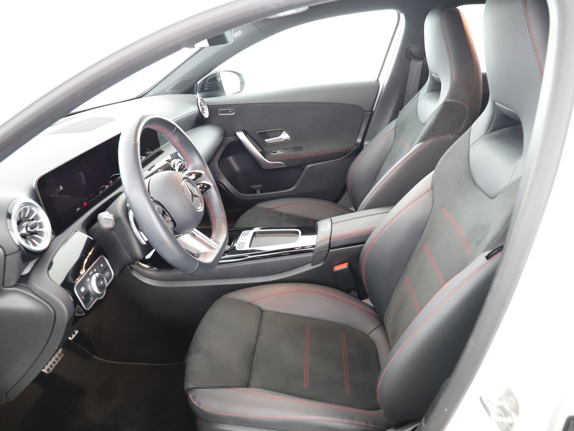 MERCEDES-BENZ A 220 d 8G-DCT - 10