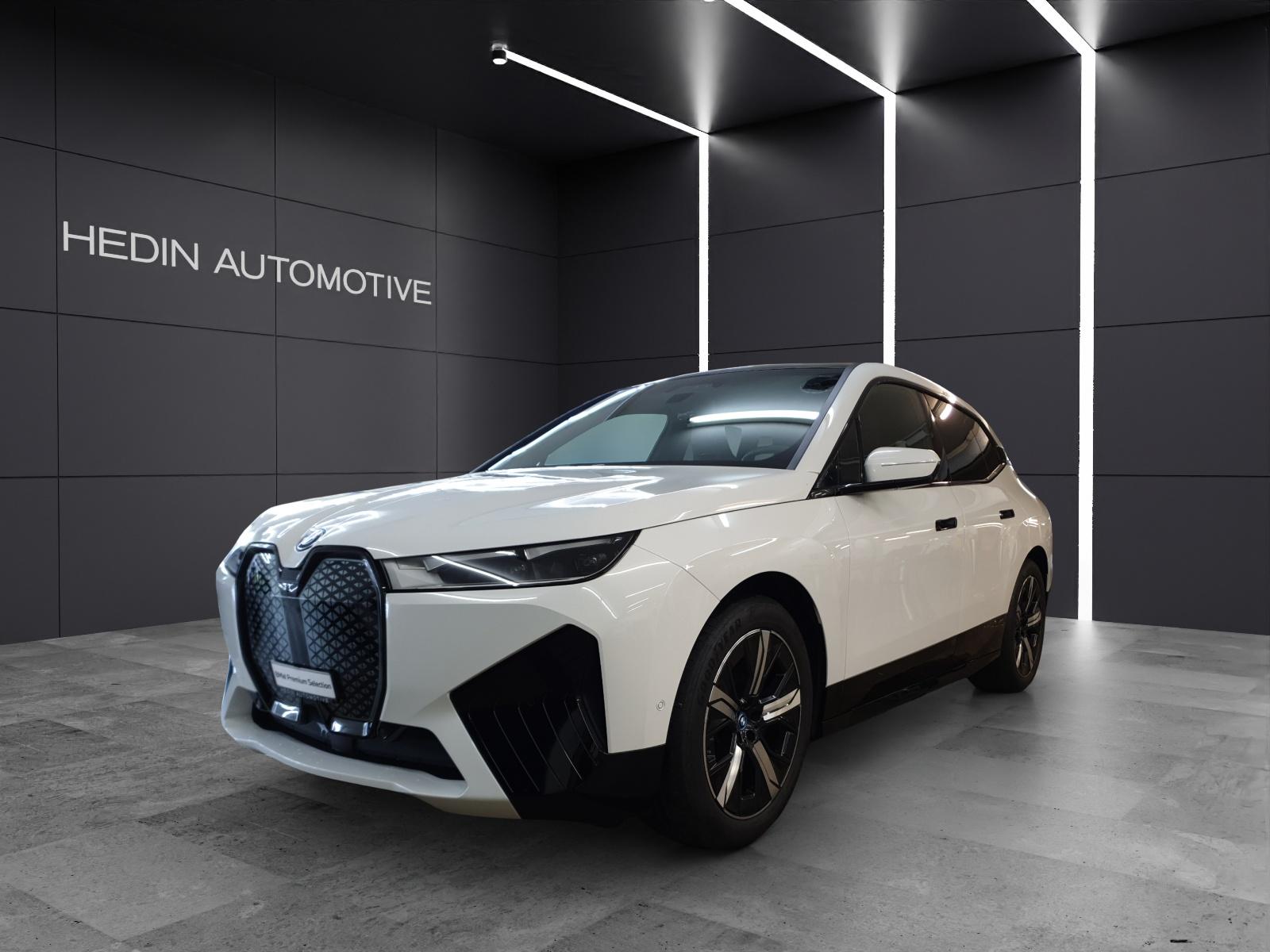 BMW iX xDrive40 SUV / Geländewagen