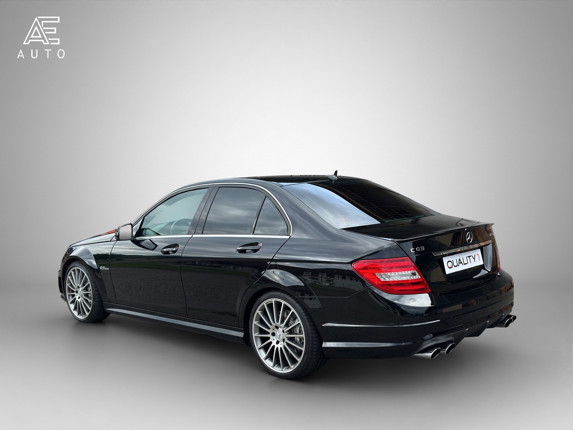 MERCEDES-BENZ C 63 AMG - 5