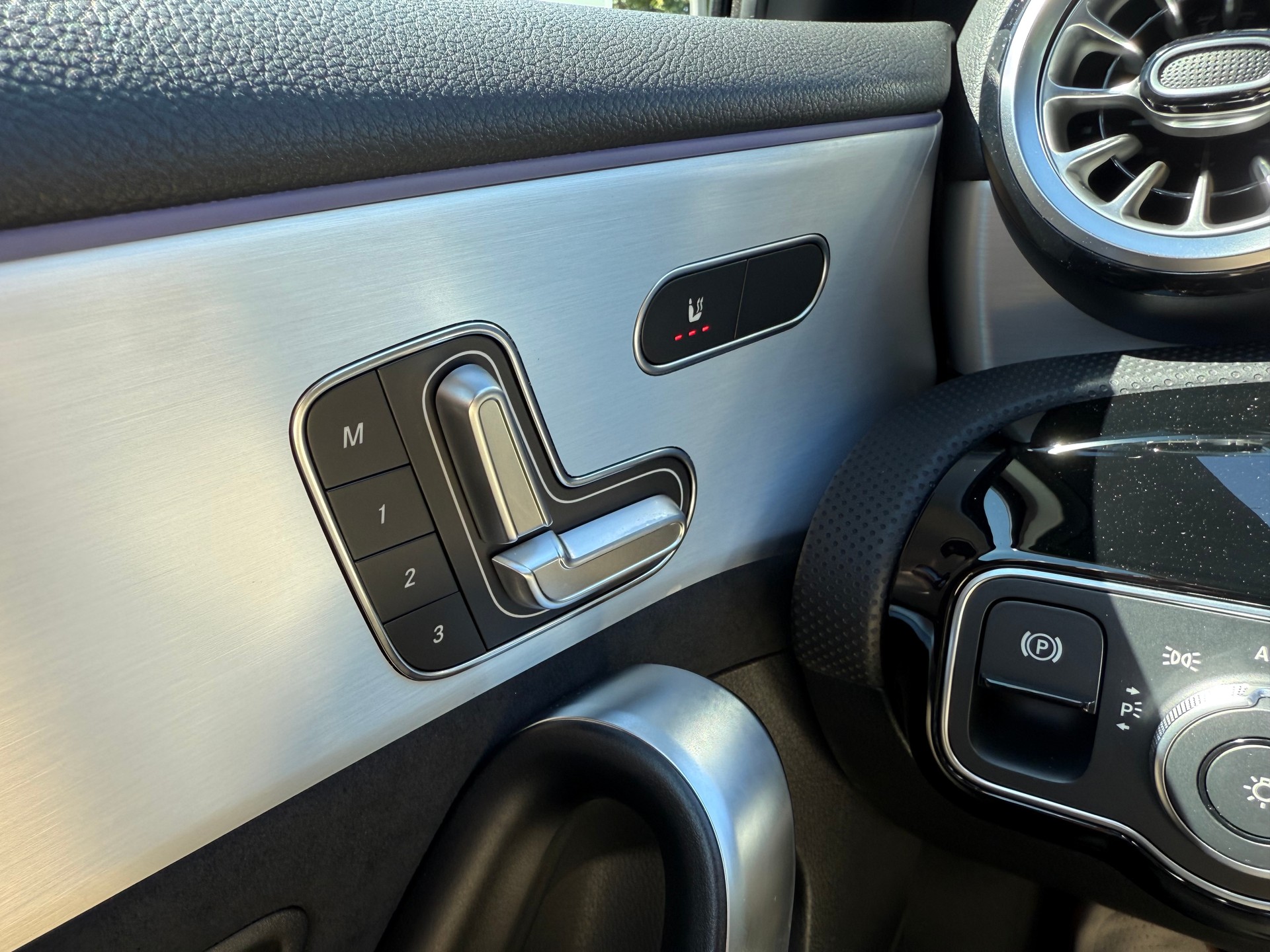 MERCEDES-BENZ A 250 4Matic 8G-DCT - 12