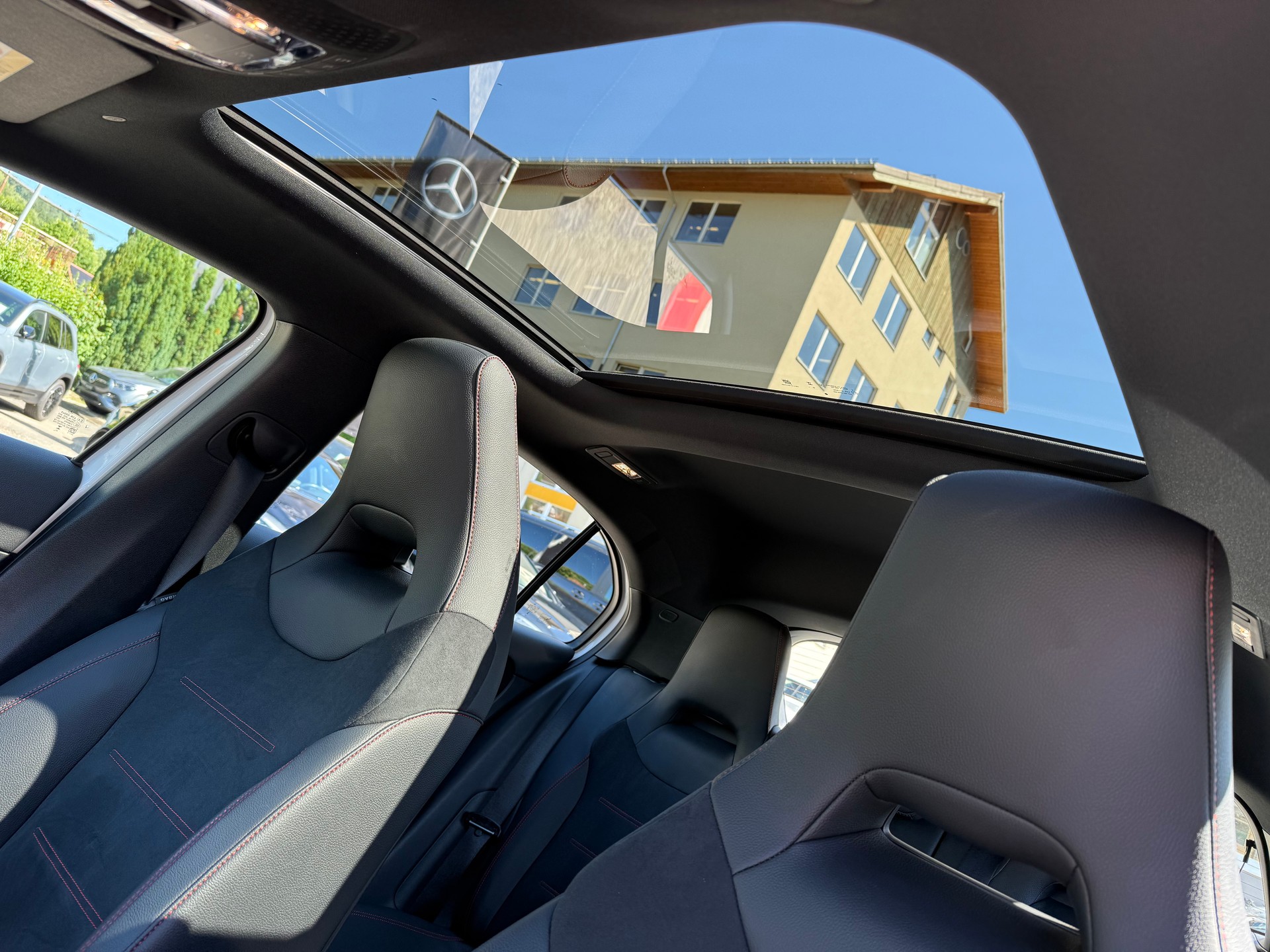 MERCEDES-BENZ A 250 4Matic 8G-DCT - 11