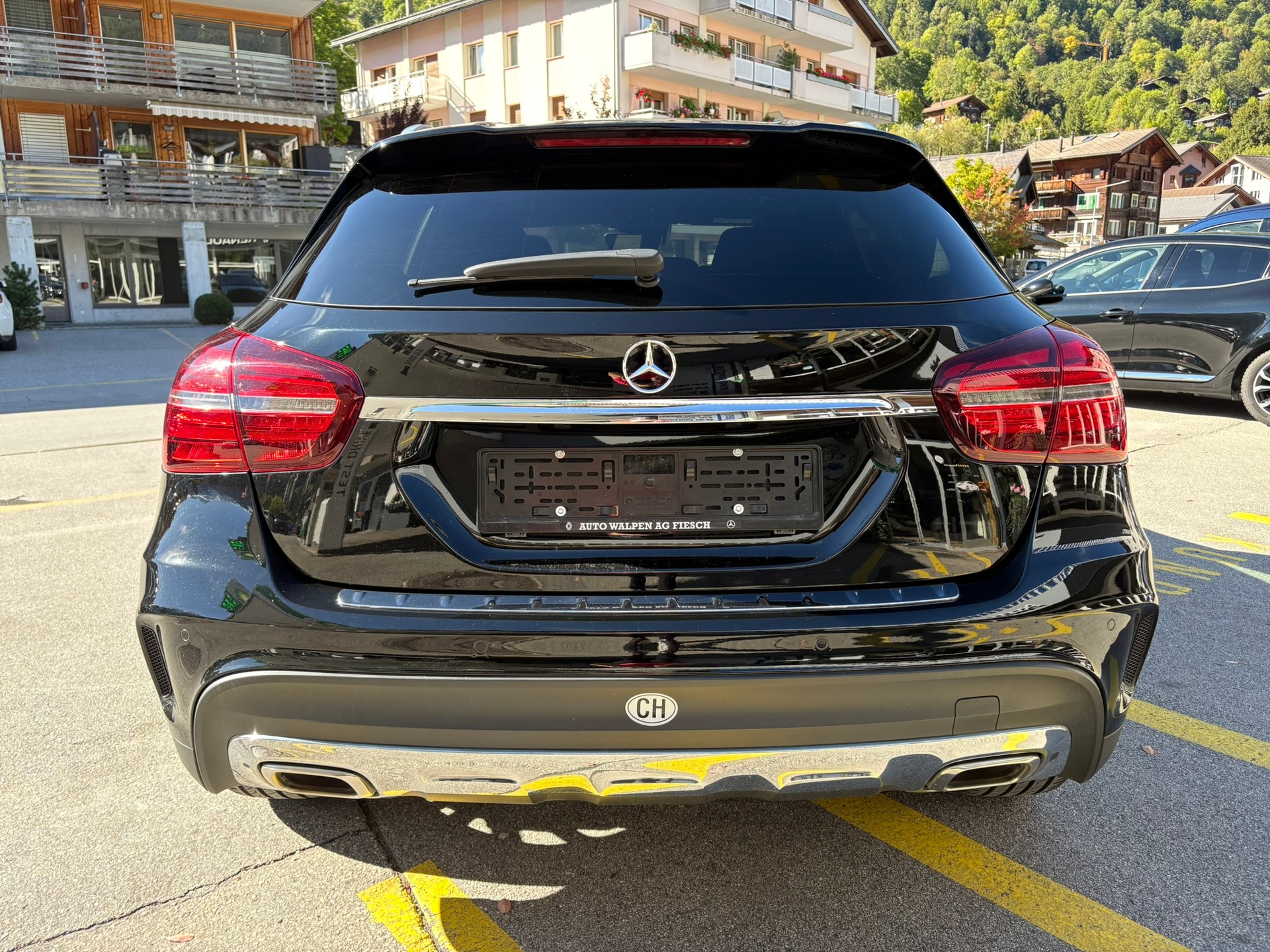 MERCEDES-BENZ GLA 250 AMG Line 4Matic - 5