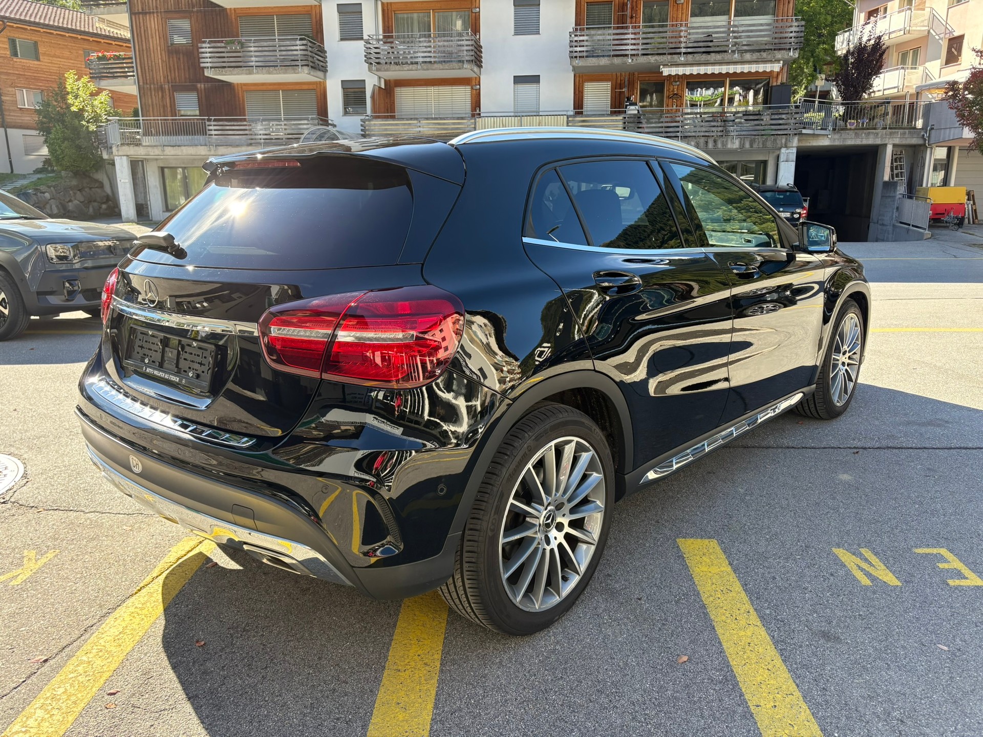 MERCEDES-BENZ GLA 250 AMG Line 4Matic - 4