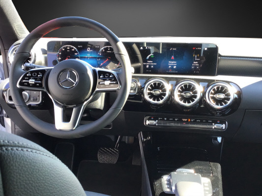 MERCEDES-BENZ CLA SB 250Progress. 4M 7G - 8