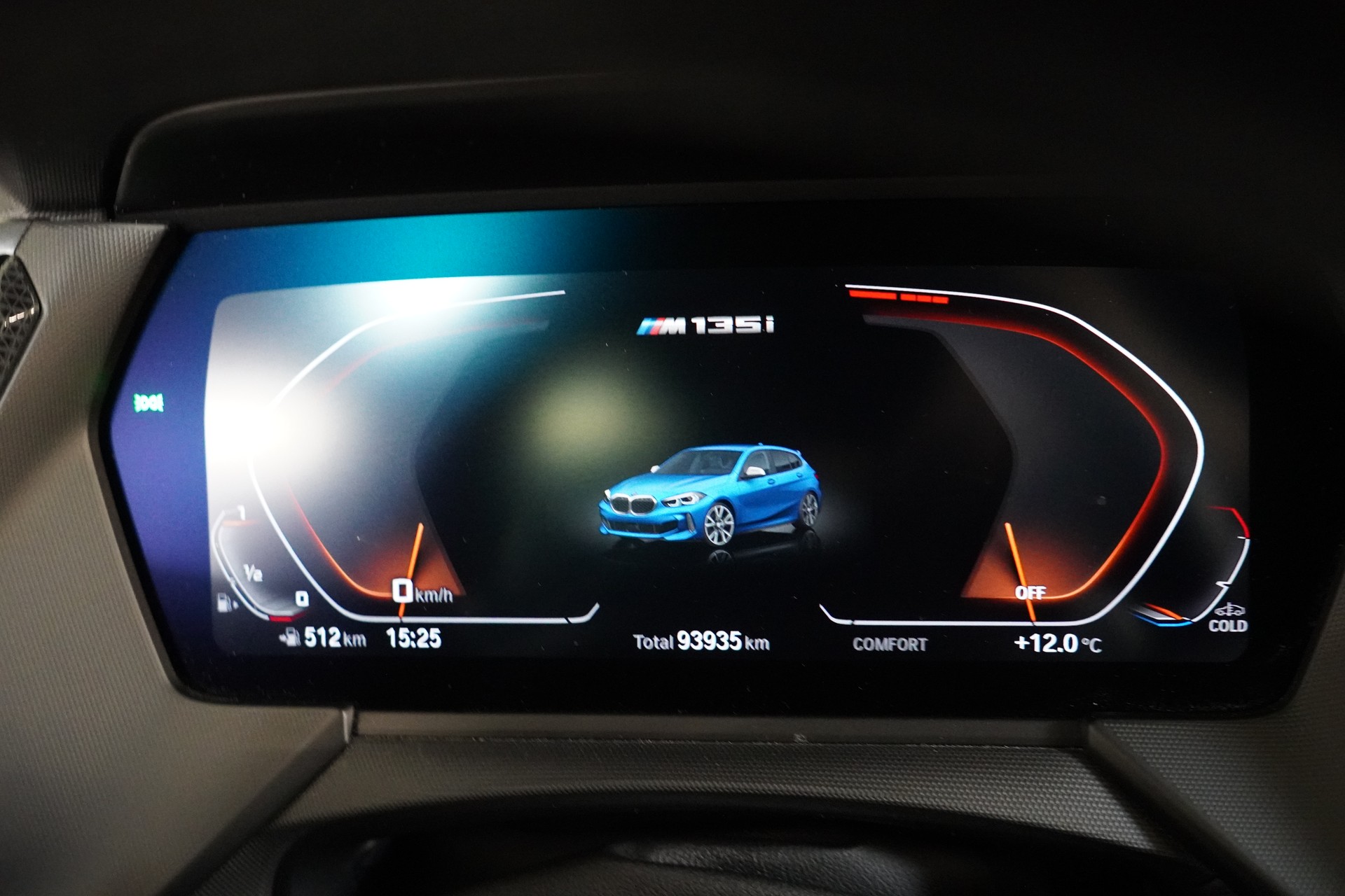 BMW M135i xDrive Steptronic - 26