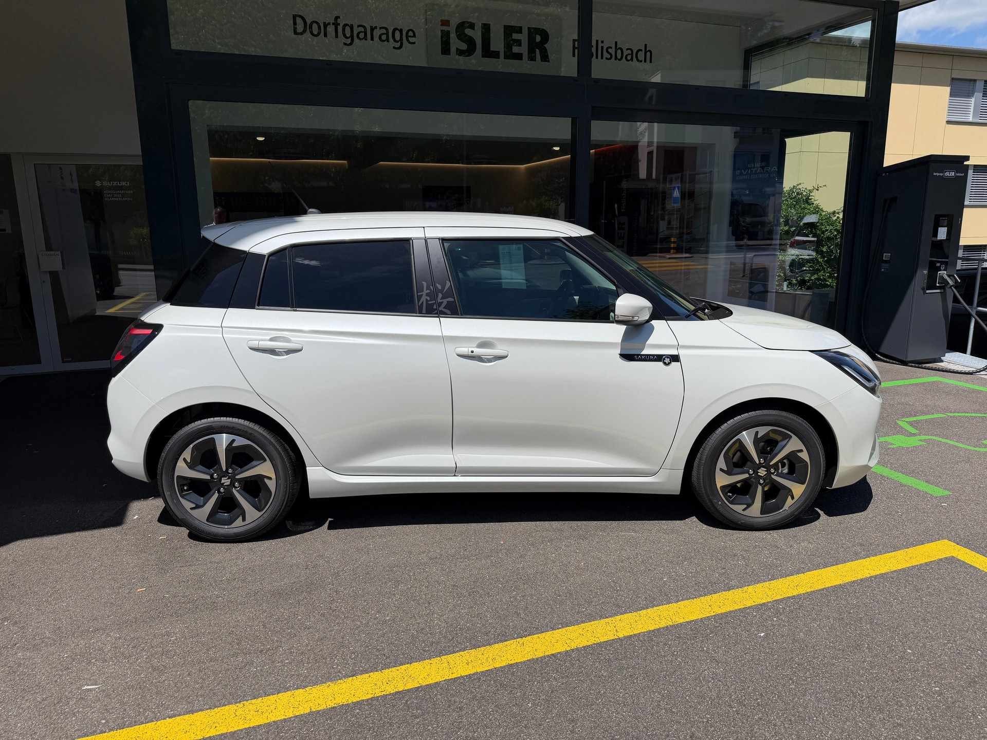 SUZUKI Swift 1.2 Sakura Top Hybrid - 2