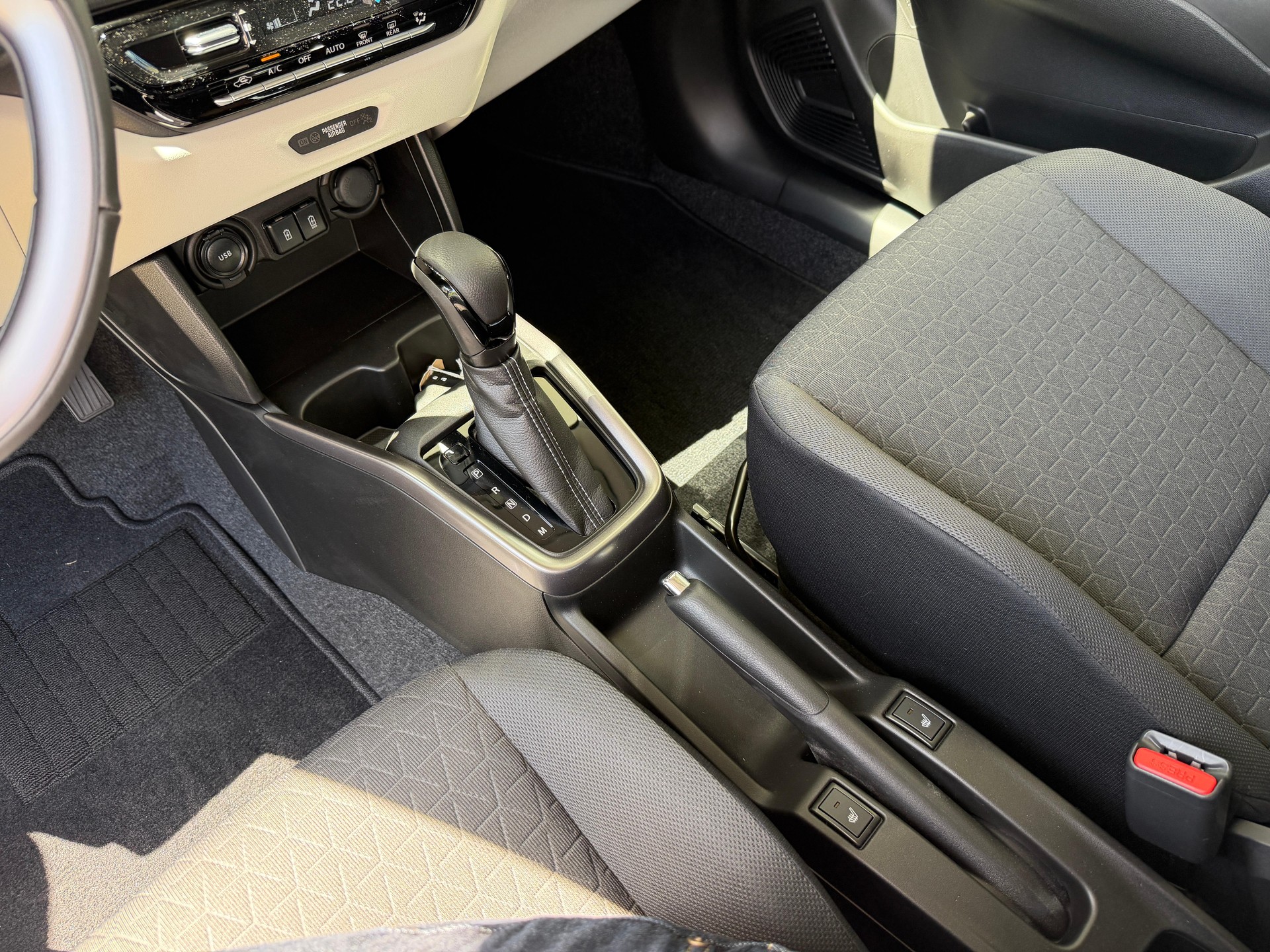 SUZUKI Swift 1.2 Sakura Top Hybrid - 16