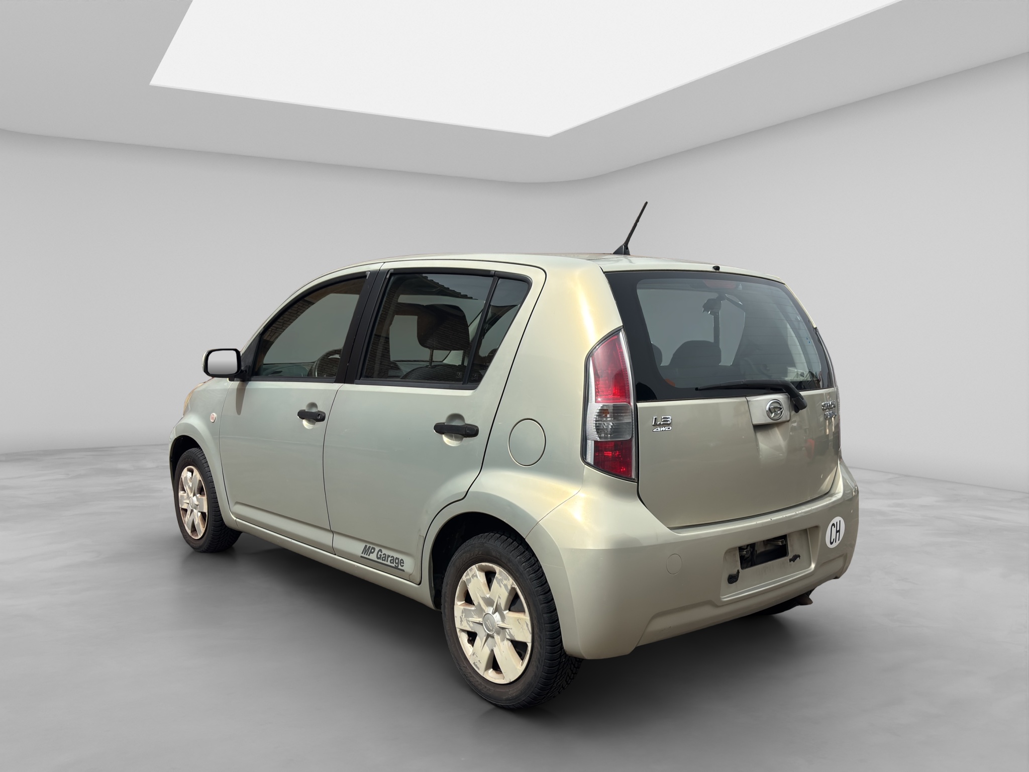 DAIHATSU SIRION 4