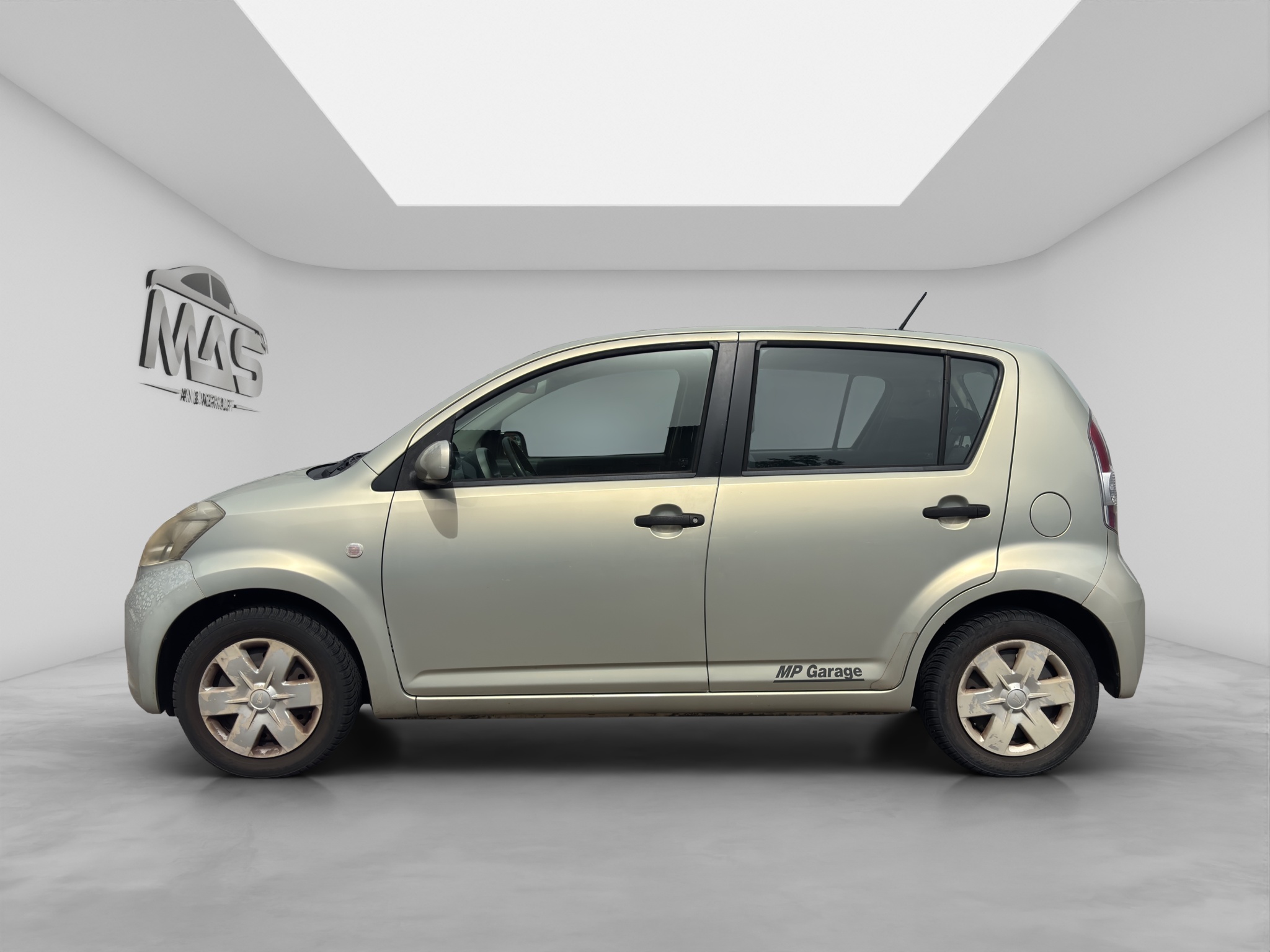 DAIHATSU SIRION 3
