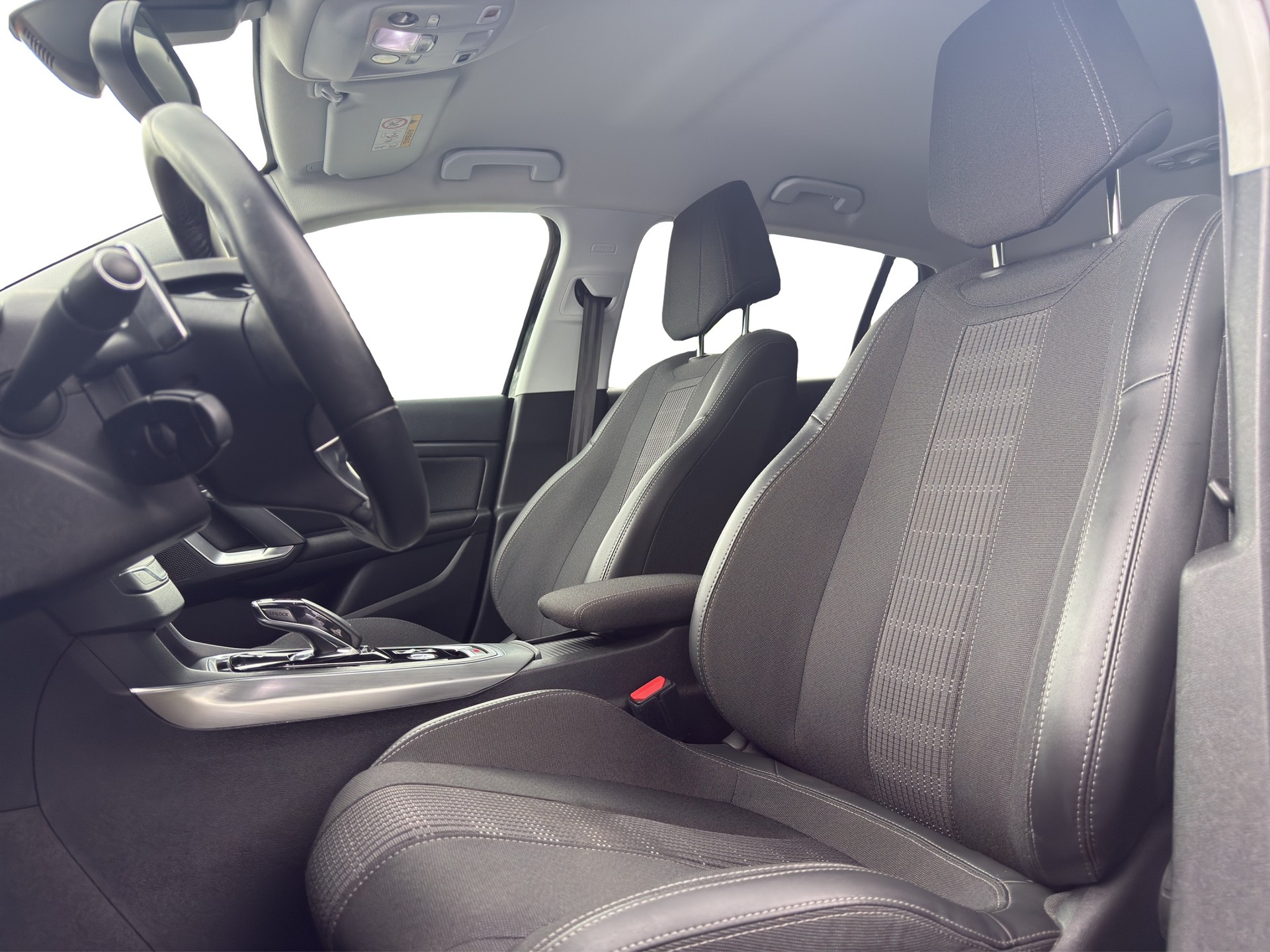 PEUGEOT 308 1.5 BlueHDI Allure EAT8 - 14