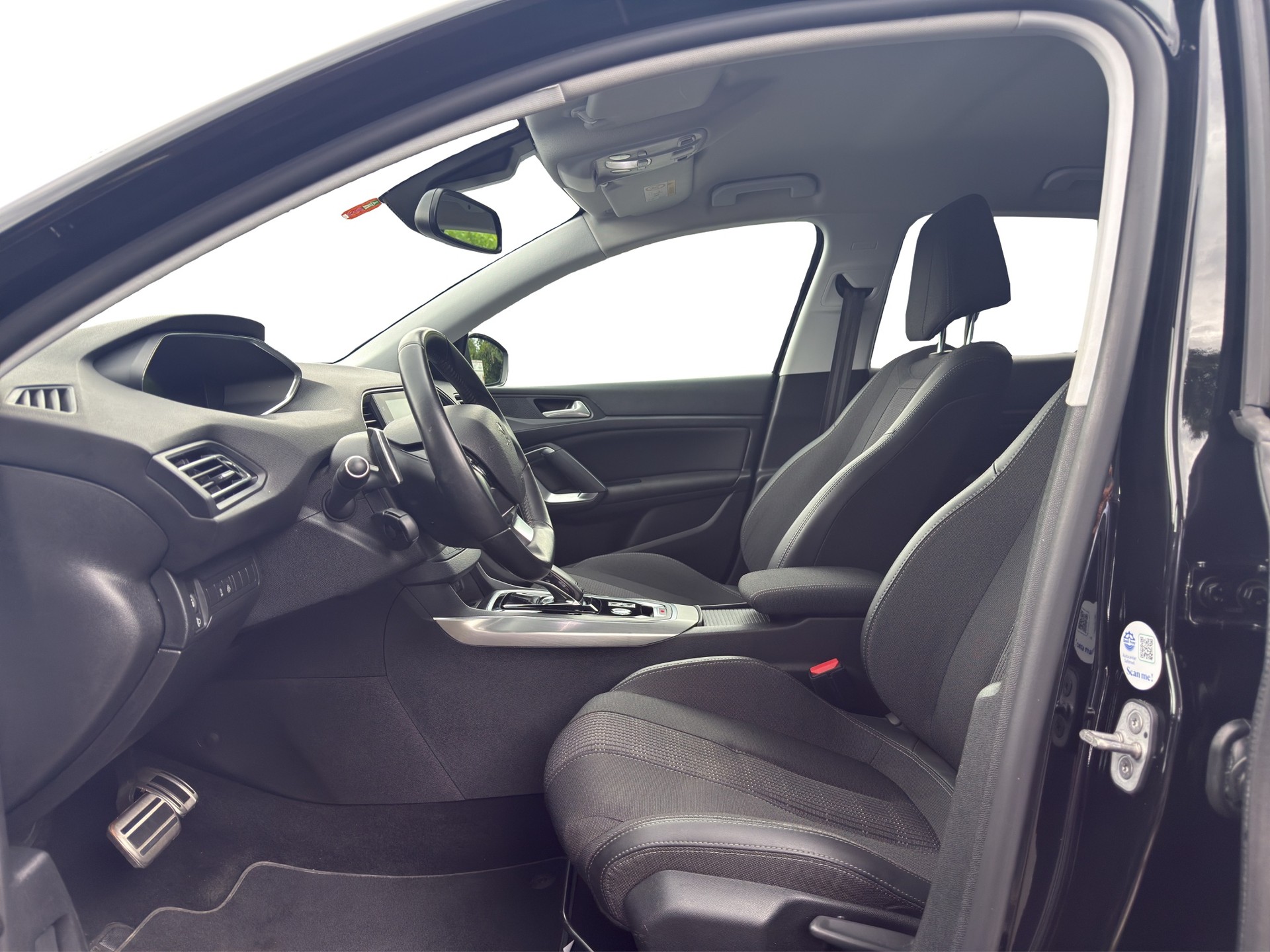 PEUGEOT 308 1.5 BlueHDI Allure EAT8 - 10