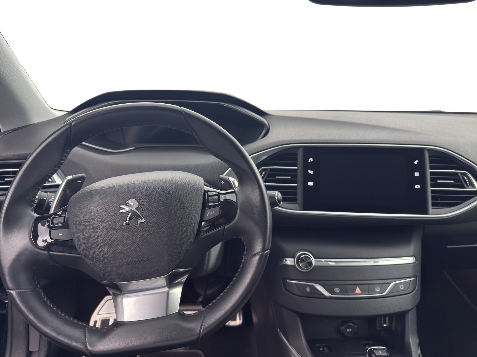 PEUGEOT 308 1.5 BlueHDI Allure EAT8 - 12