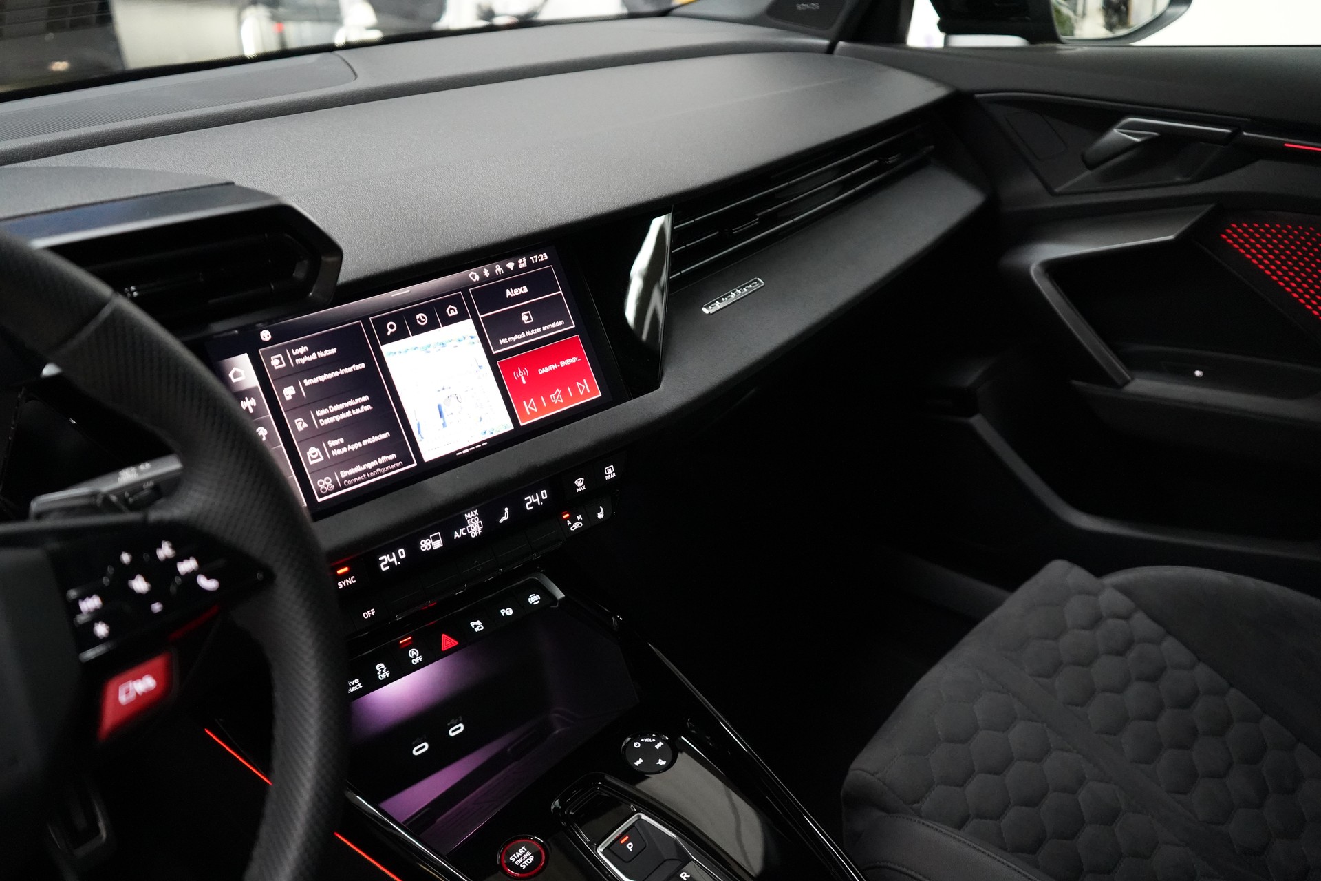 AUDI RS3 Limousine 2.5 TSI quattro S-tronic Facelift R8 Carbon-sitze - 20