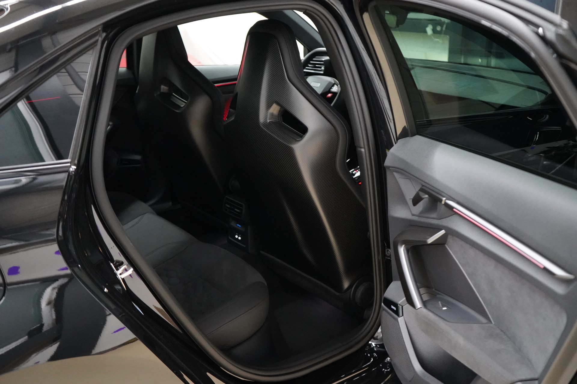 AUDI RS3 Limousine 2.5 TSI quattro S-tronic Facelift R8 Carbon-sitze - 29