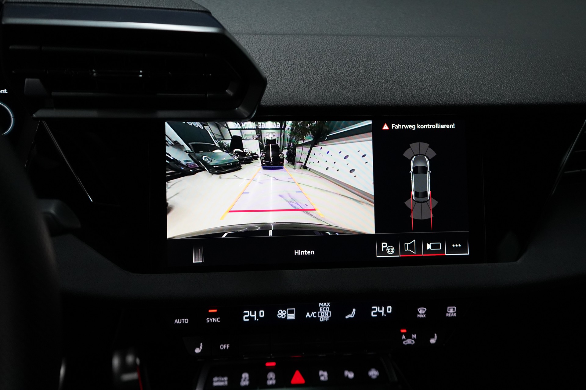 AUDI RS3 Limousine 2.5 TSI quattro S-tronic Facelift R8 Carbon-sitze - 22