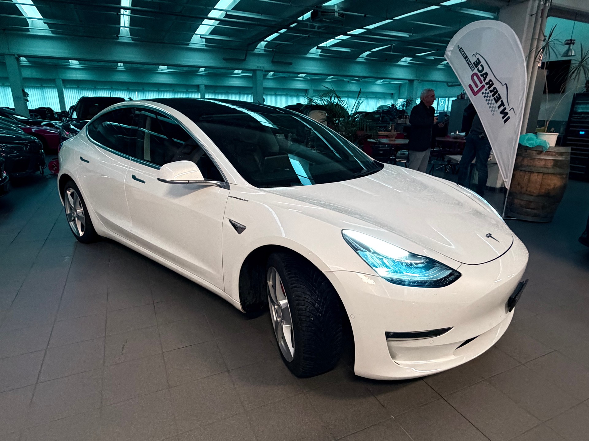 TESLA Model 3 Long Range Dual Motor AWD - 2