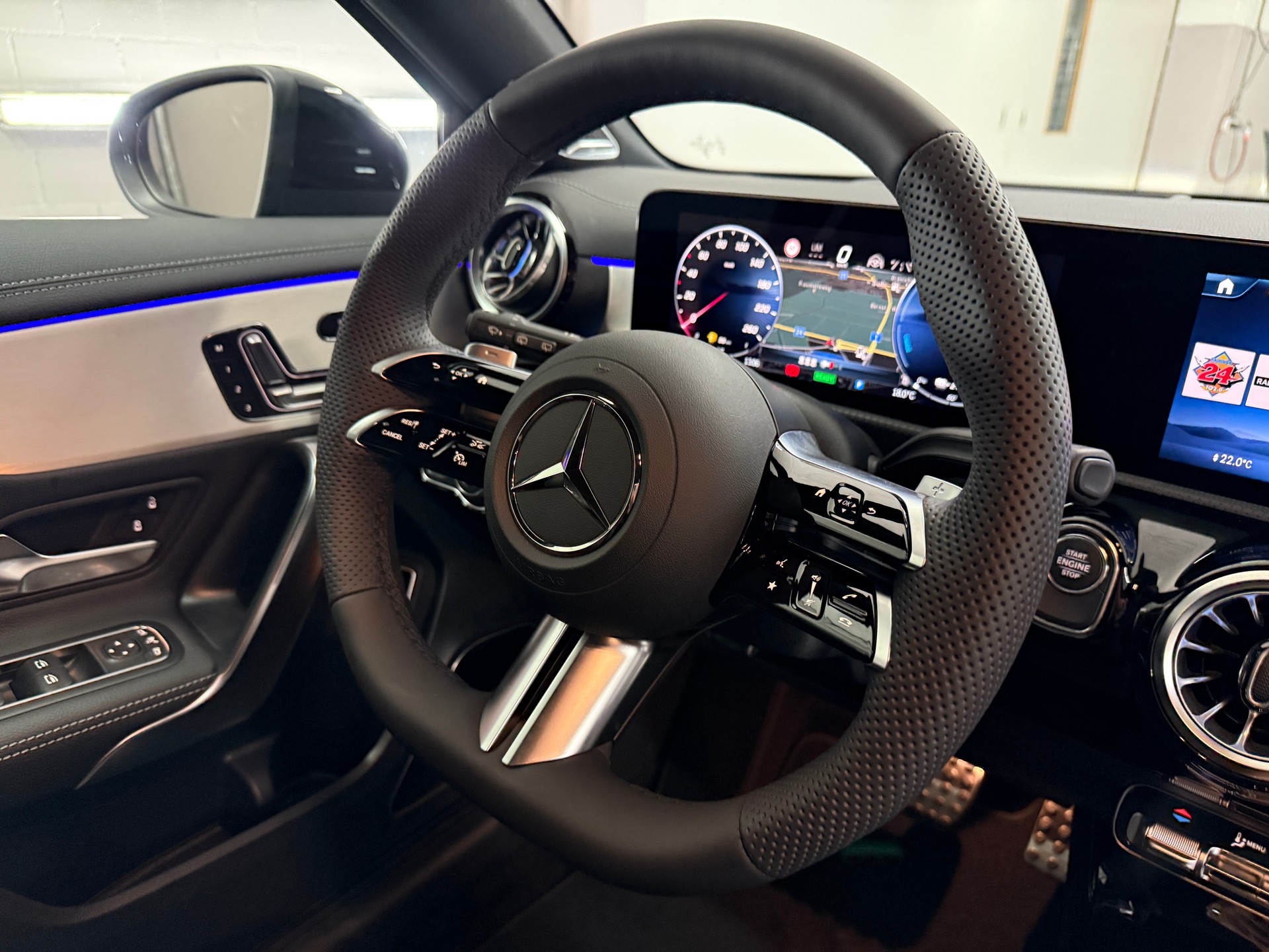 MERCEDES-BENZ A 250 e Kompaktlimousine EQ Star - 14