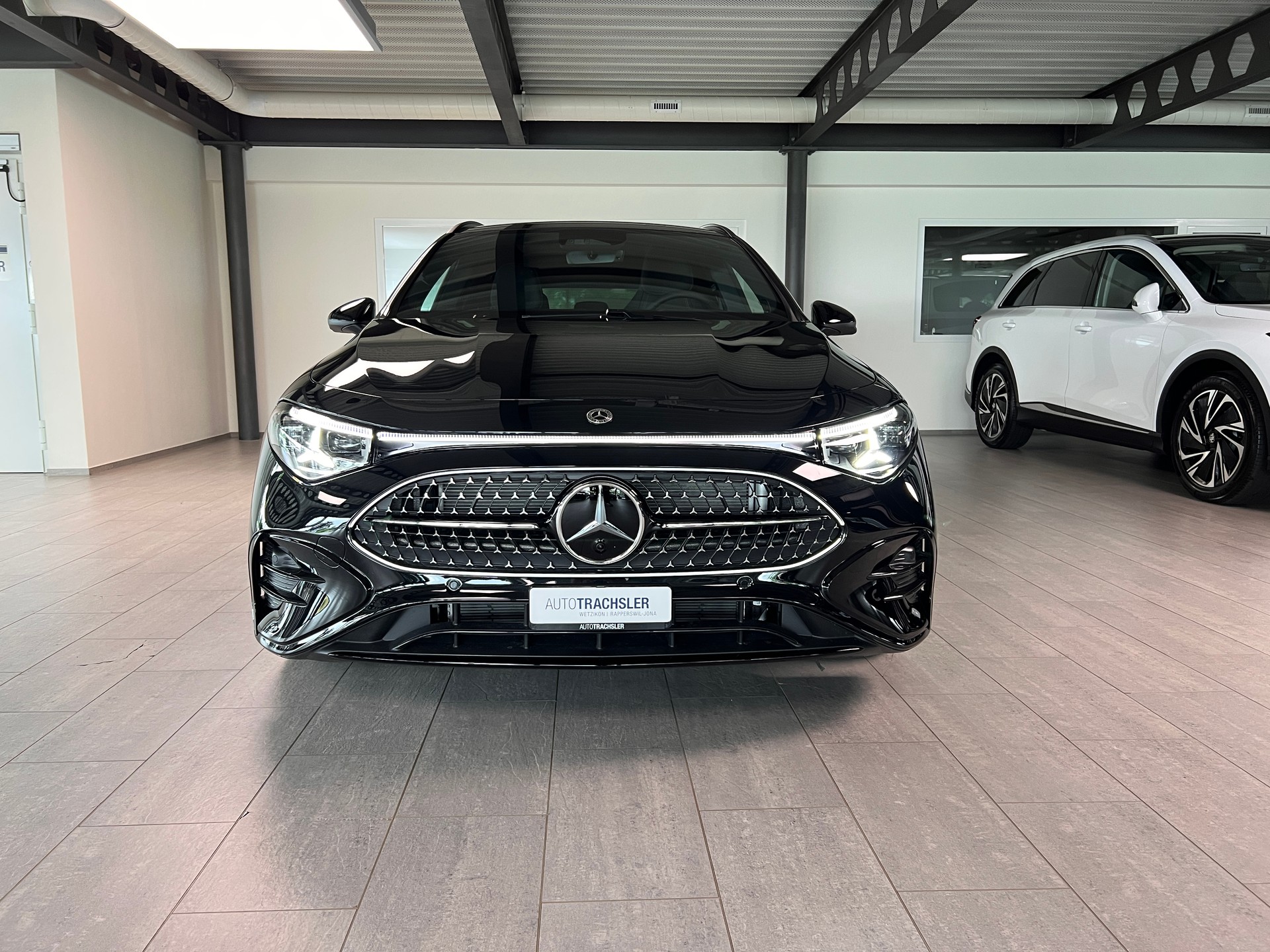 MERCEDES-BENZ CLA Shooting Brake 220 4Matic 8G-DCT - 2