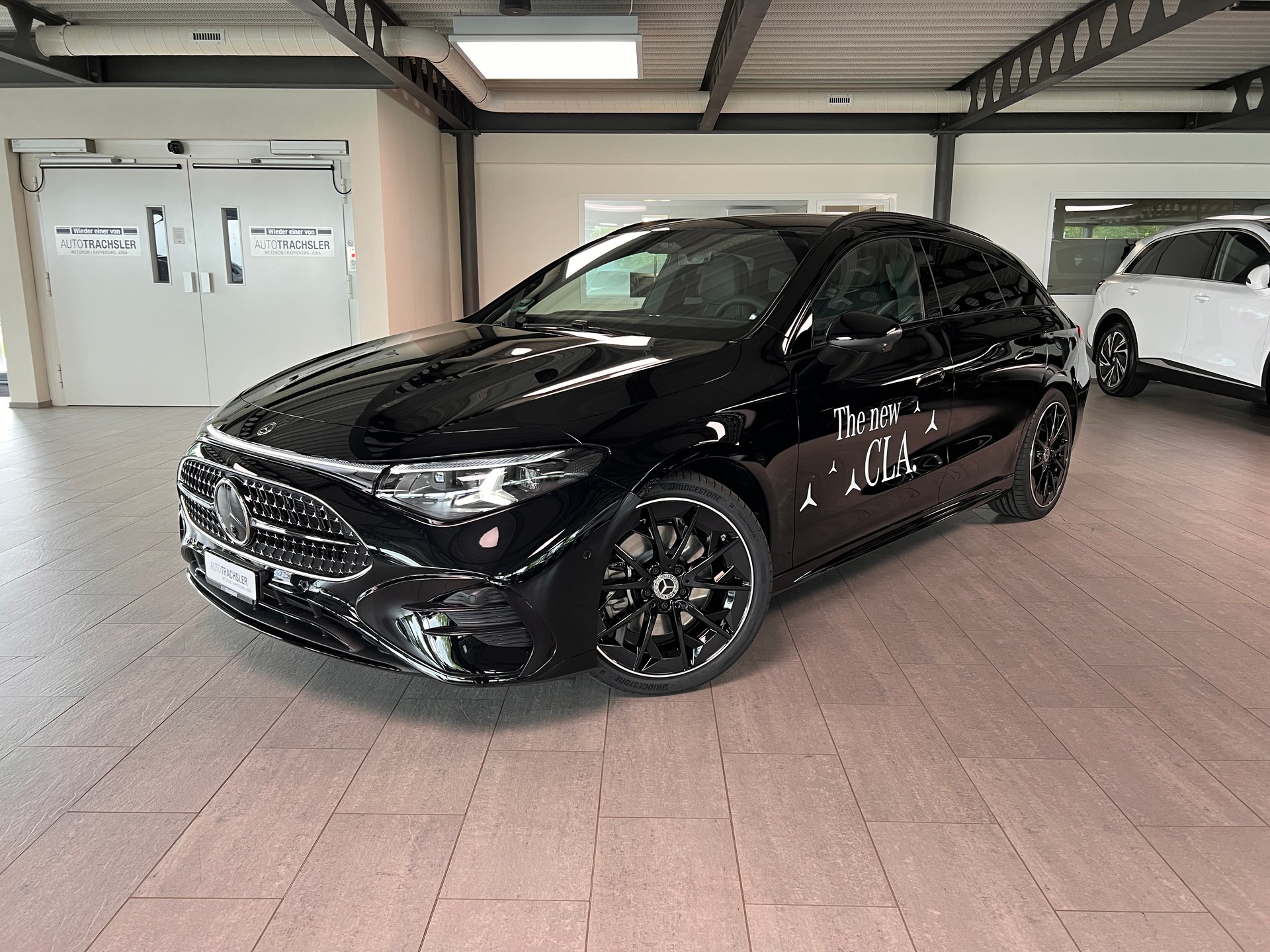 MERCEDES-BENZ CLA Shooting Brake 220 4Matic 8G-DCT