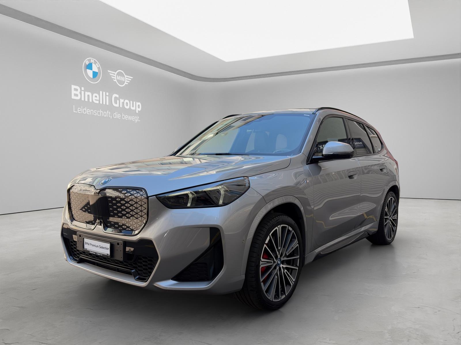 iX1 30 xDrive M-SportPaket Pro