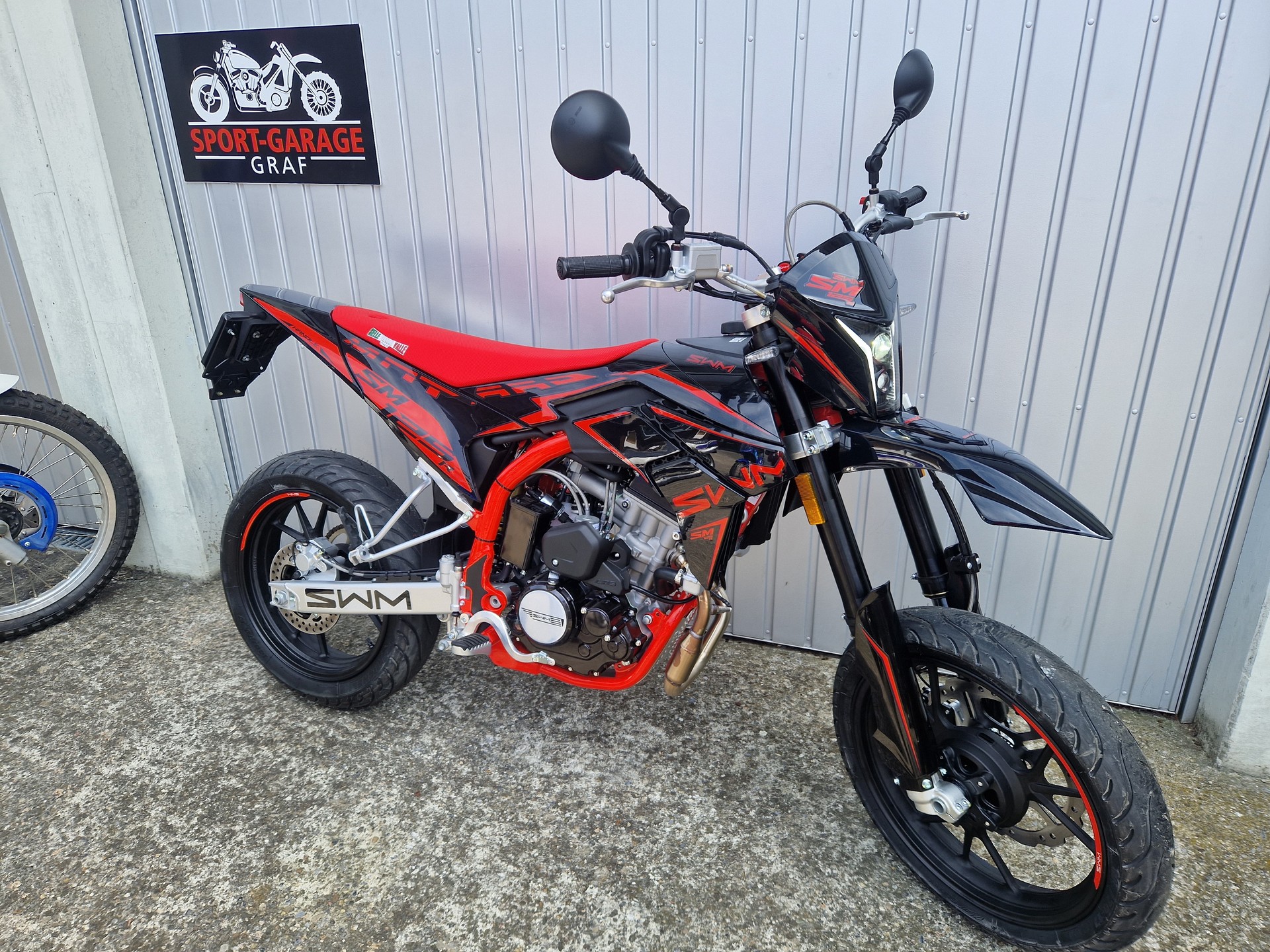 SWM Supermoto MY 2025 - 4