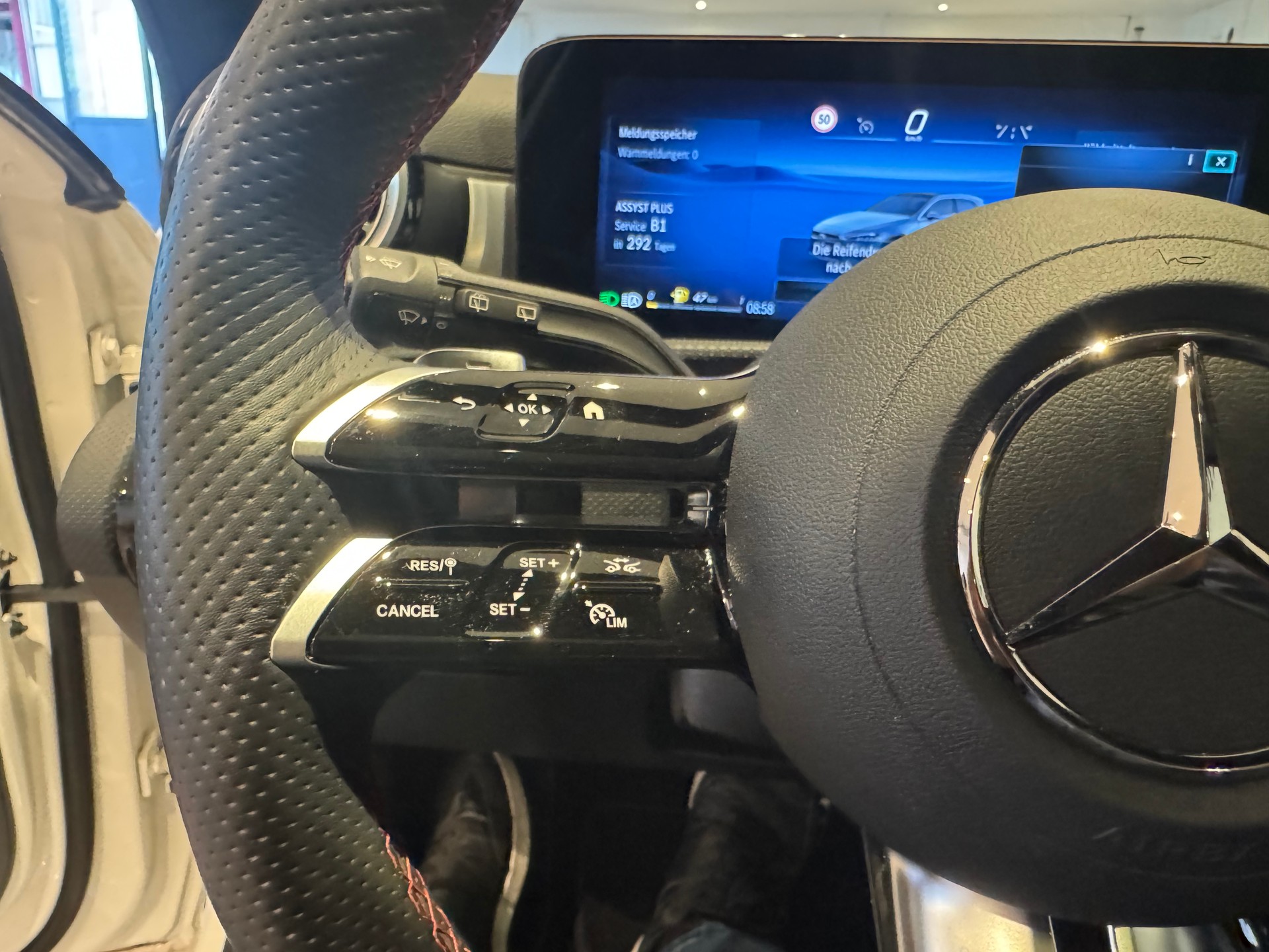 MERCEDES-BENZ A 250 AMG Line 4m - 16