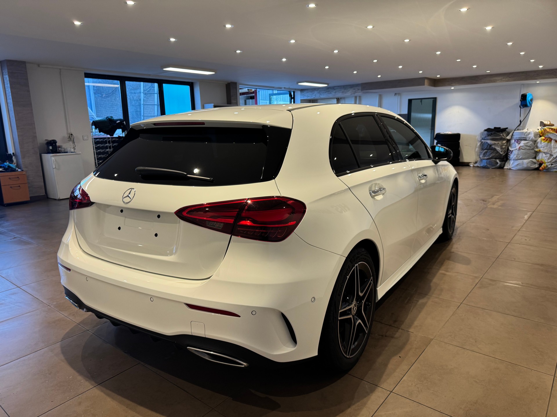MERCEDES-BENZ A 250 AMG Line 4m - 6