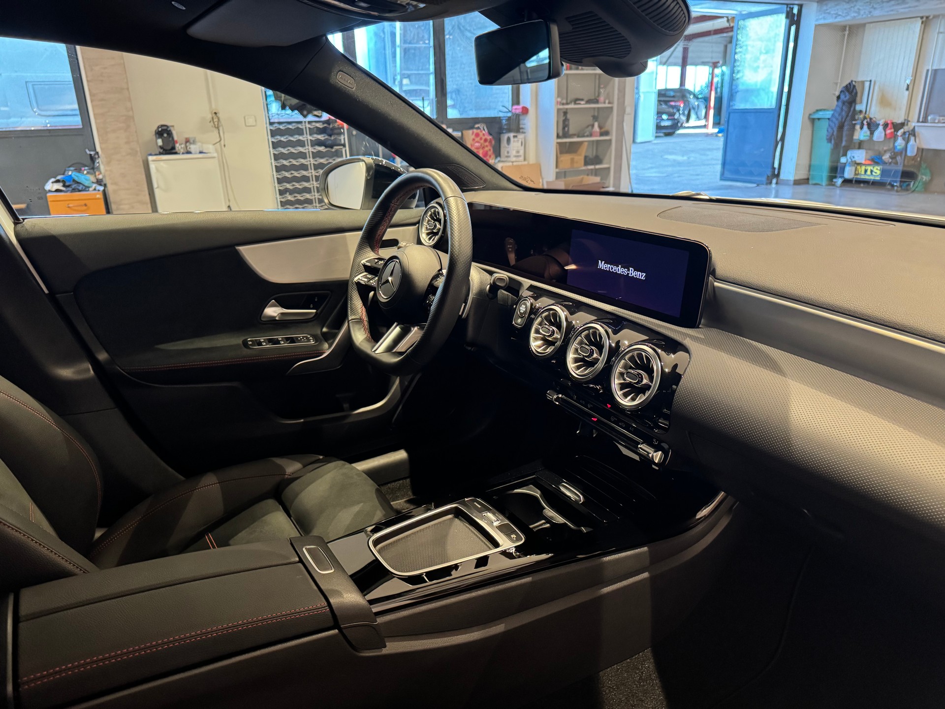 MERCEDES-BENZ A 250 AMG Line 4m - 9