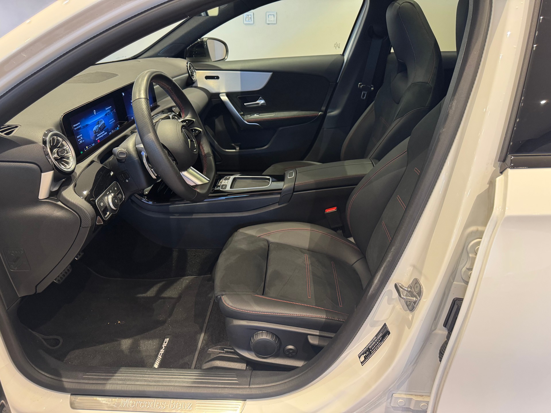 MERCEDES-BENZ A 250 AMG Line 4m - 13