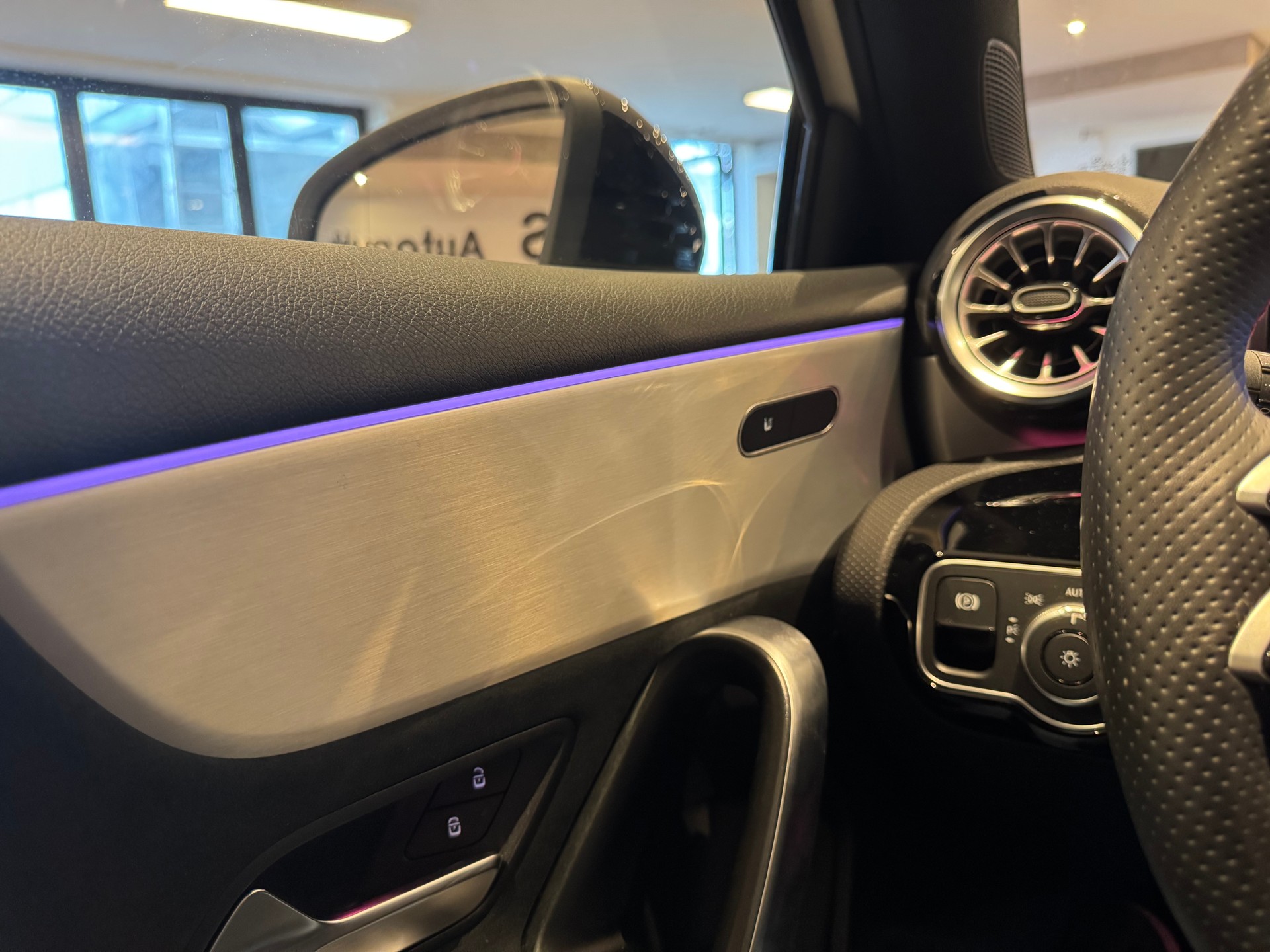 MERCEDES-BENZ A 250 AMG Line 4m - 18