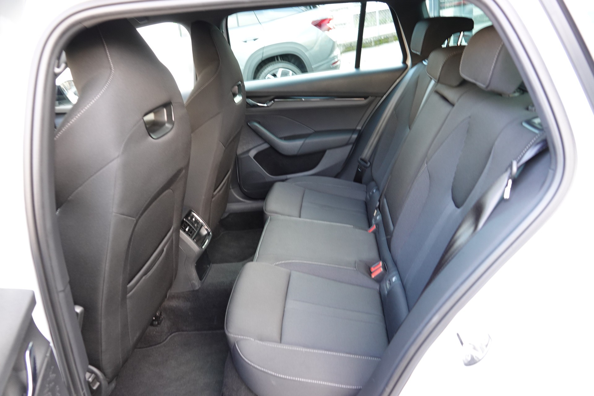 SKODA Octavia Combi 2.0 TSI SportLine DSG 4x4 - 16