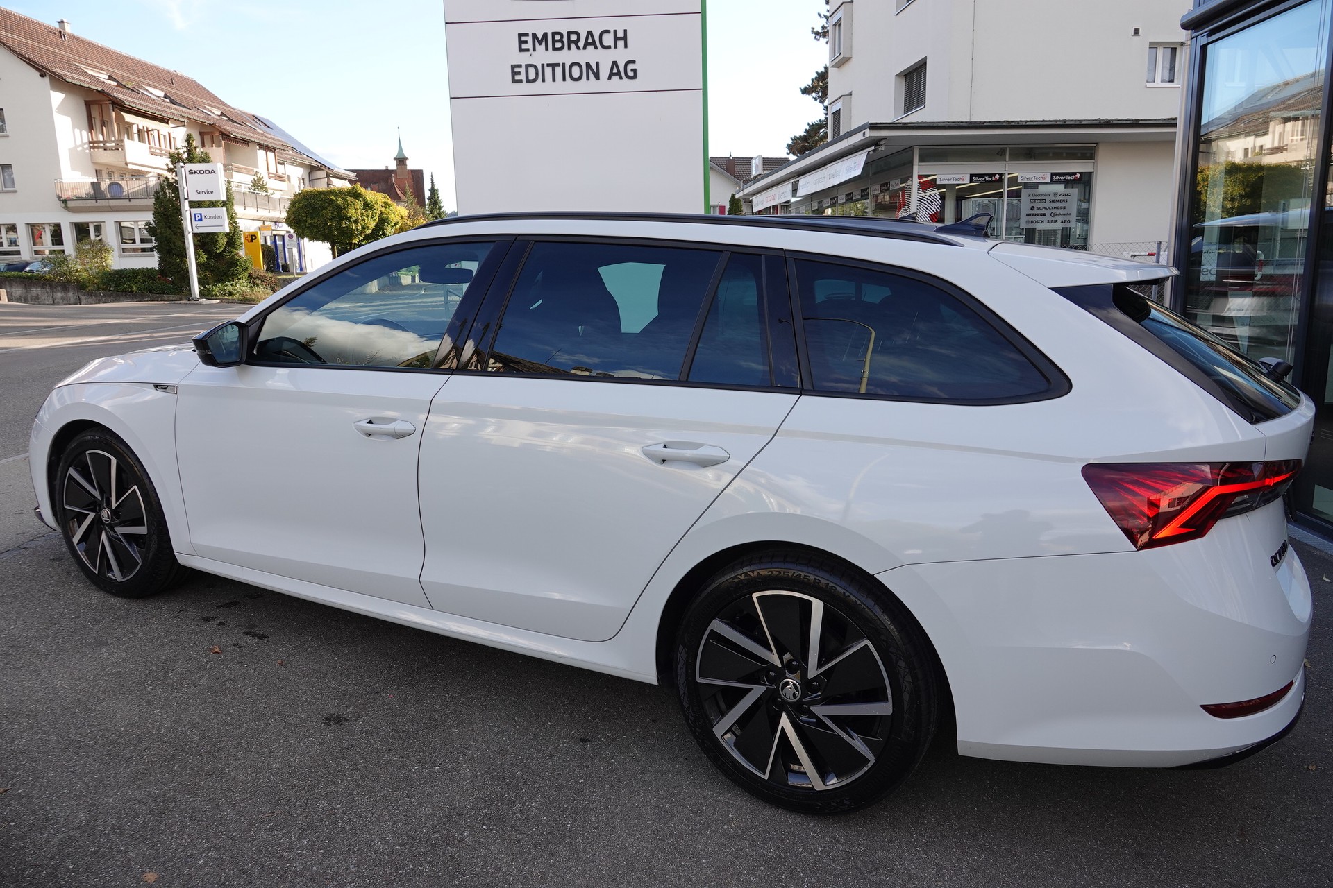 SKODA Octavia Combi 2.0 TSI SportLine DSG 4x4 - 6