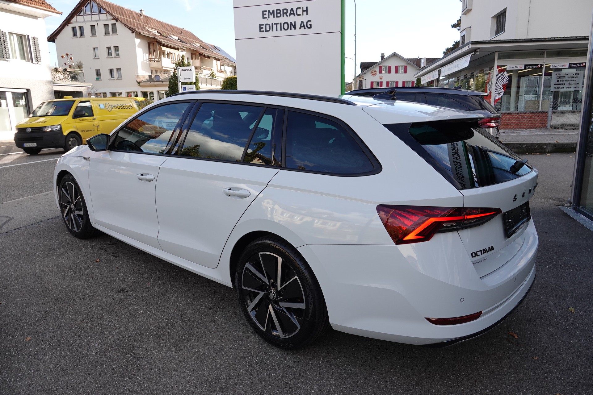 SKODA Octavia Combi 2.0 TSI SportLine DSG 4x4 - 7