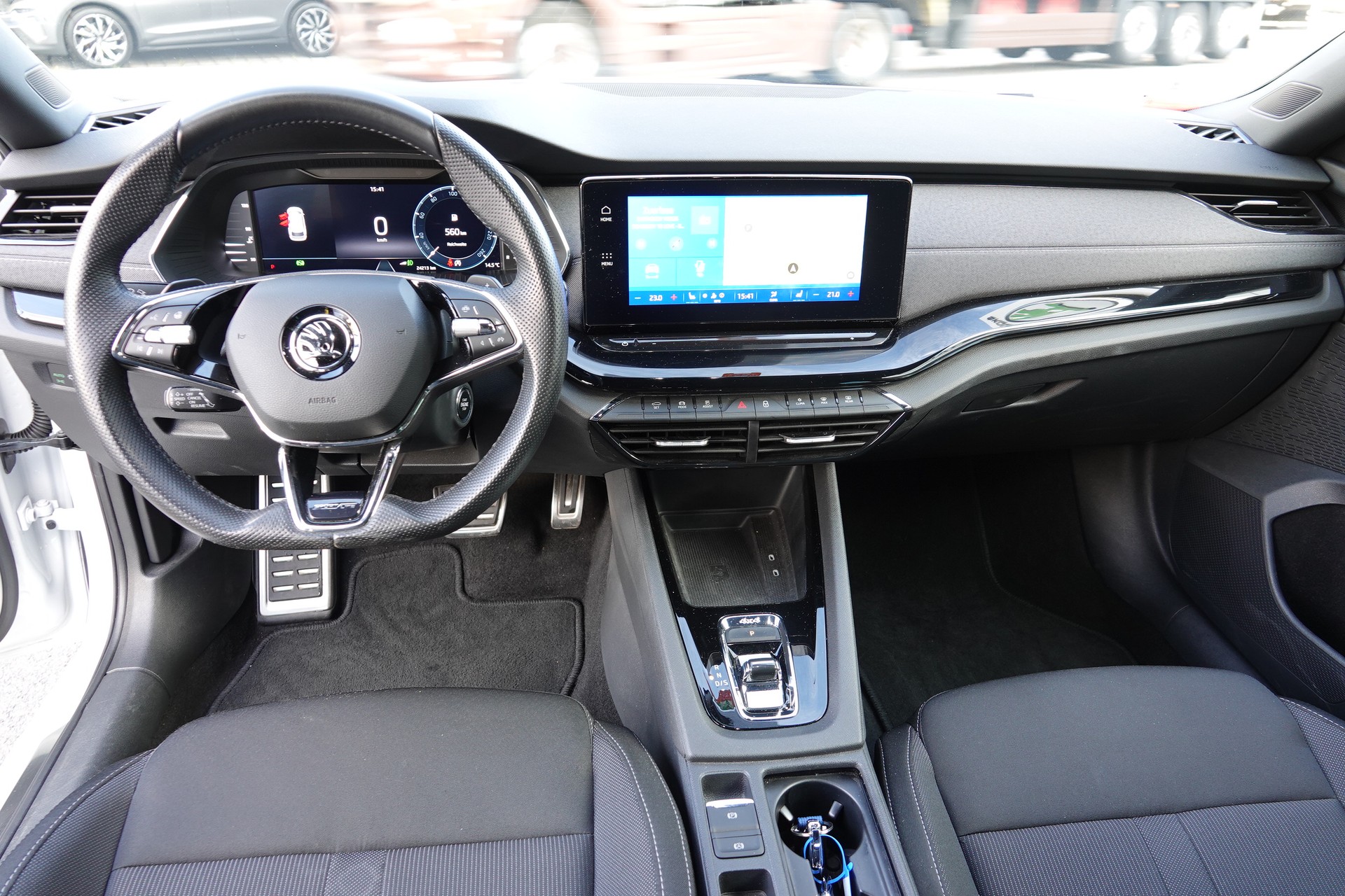 SKODA Octavia Combi 2.0 TSI SportLine DSG 4x4 - 11