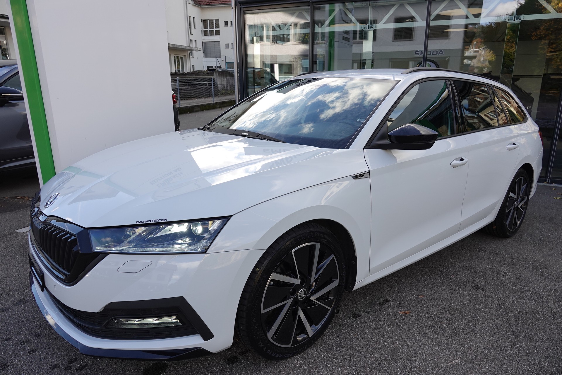 SKODA Octavia Combi 2.0 TSI SportLine DSG 4x4 - 3