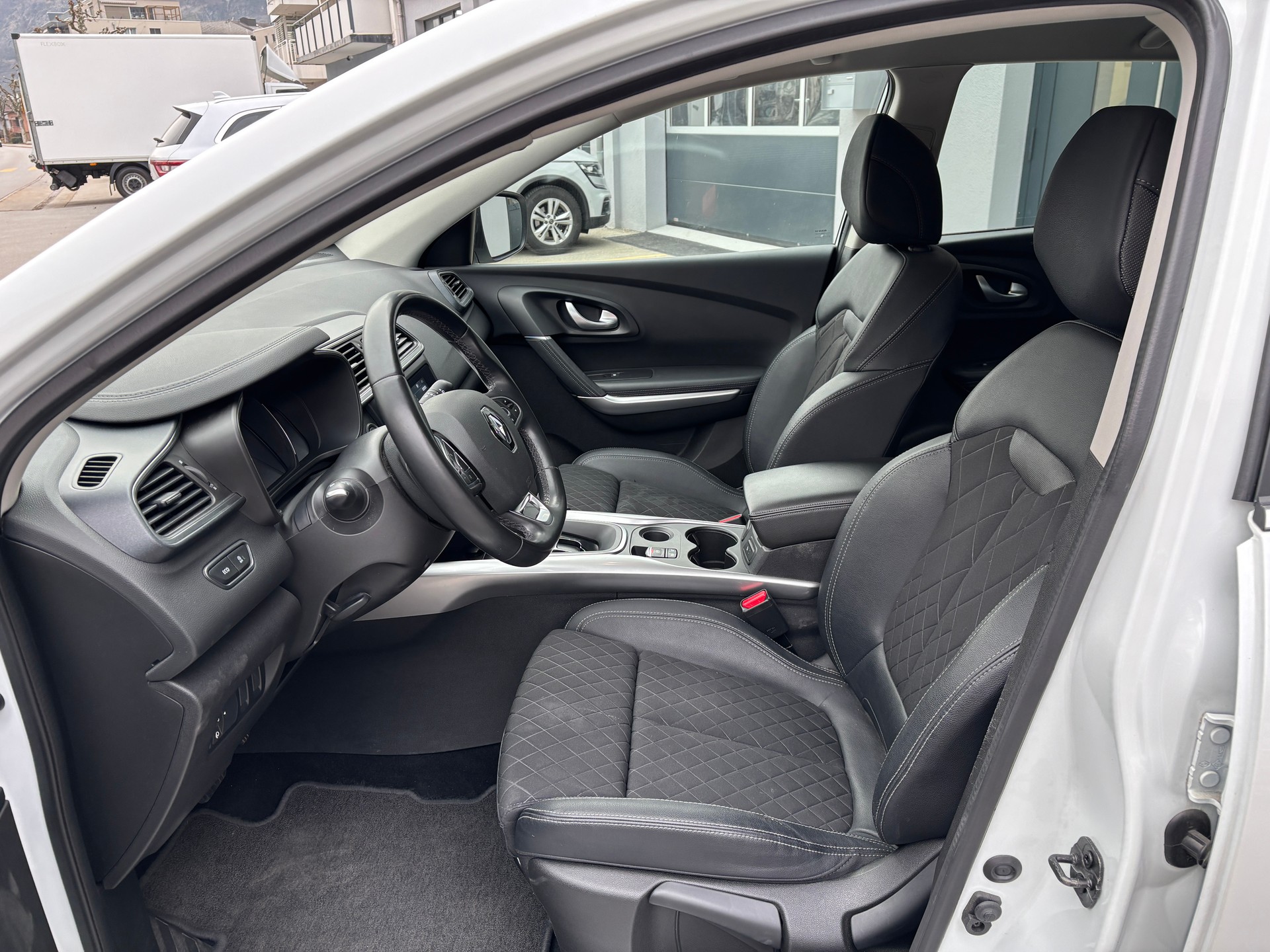 RENAULT Kadjar 1.3 16V T Intens EDC - 6