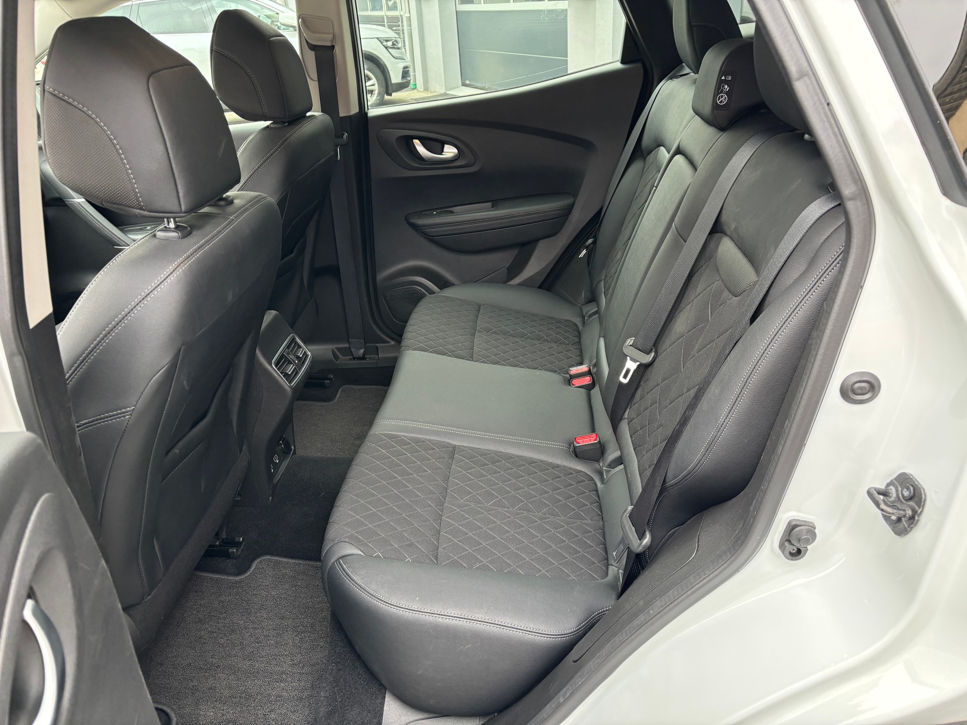 RENAULT Kadjar 1.3 16V T Intens EDC - 8