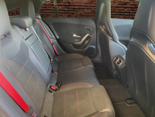 MERCEDES-BENZ CLA SB 35 AMG 8G-DCT 4M - 13
