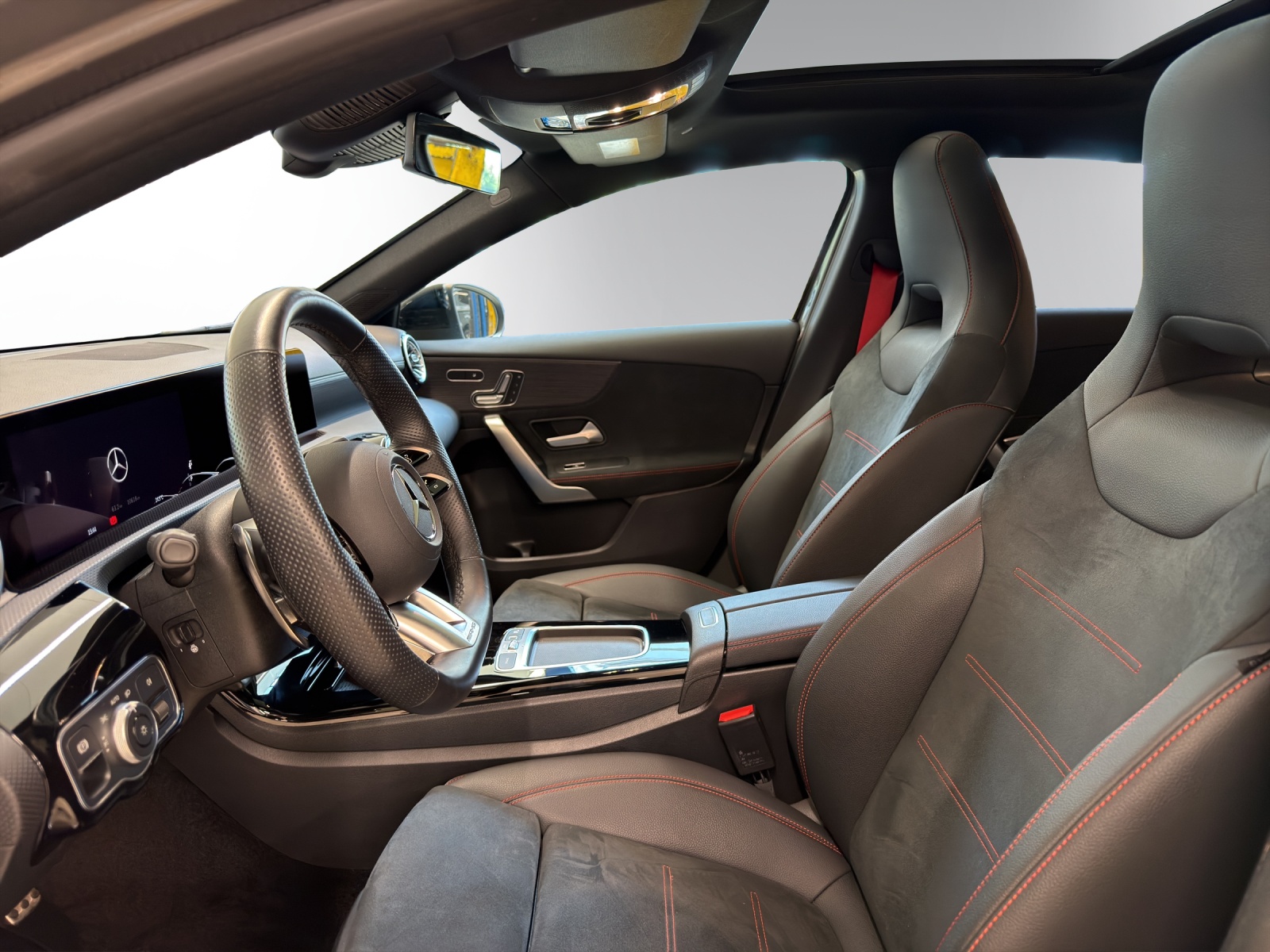 MERCEDES-BENZ A AMG 35 4Matic 8G-DCT - 12
