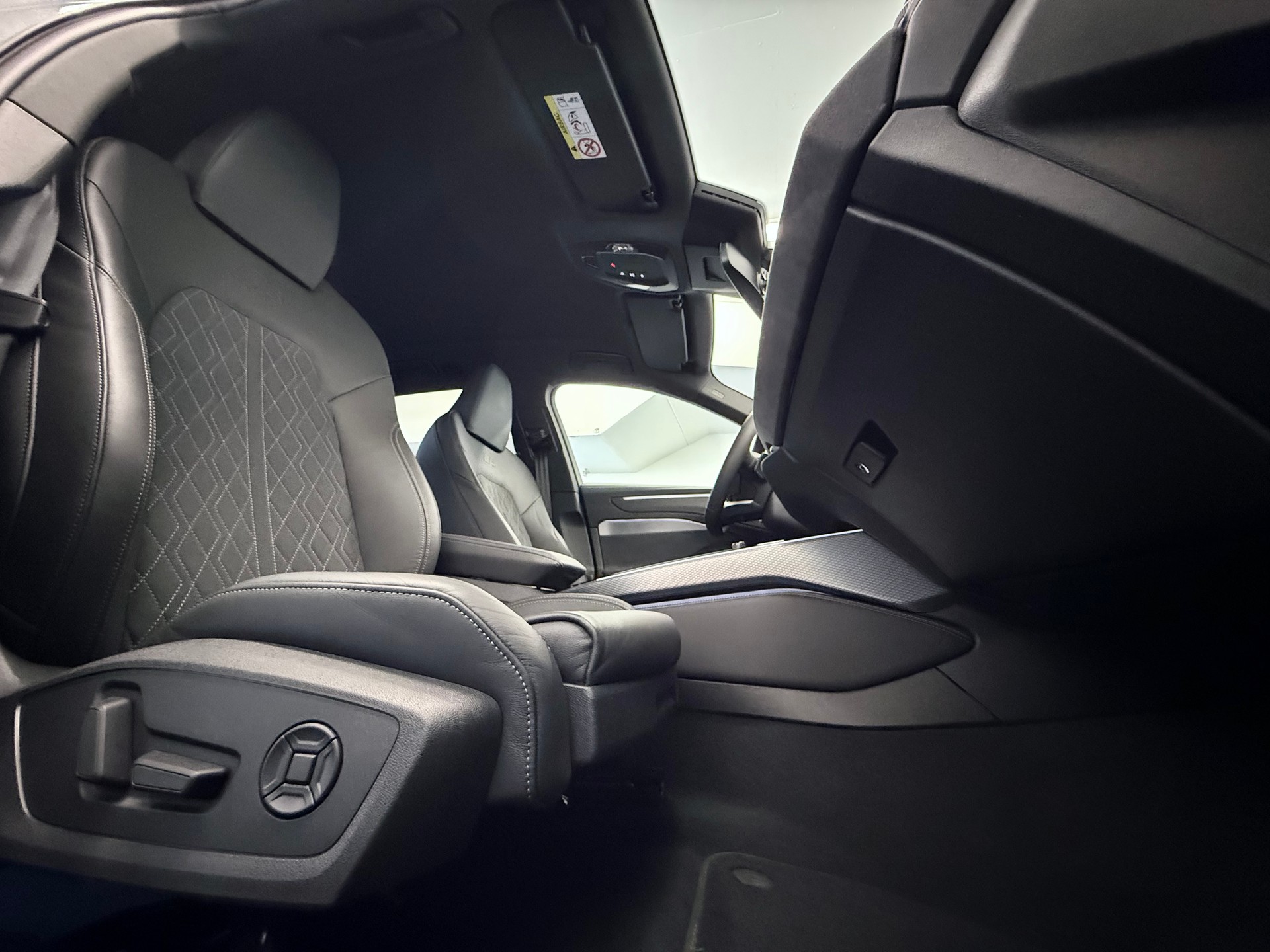 AUDI A6 Avant 40 TDI S line quattro S-tronic - 22