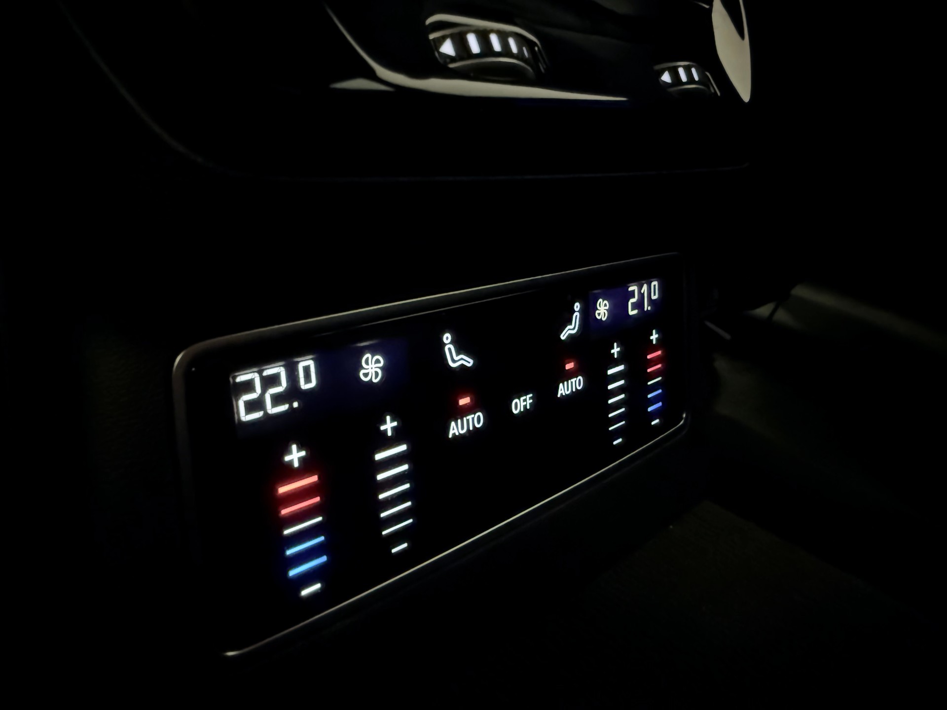 AUDI A6 Avant 40 TDI S line quattro S-tronic - 28