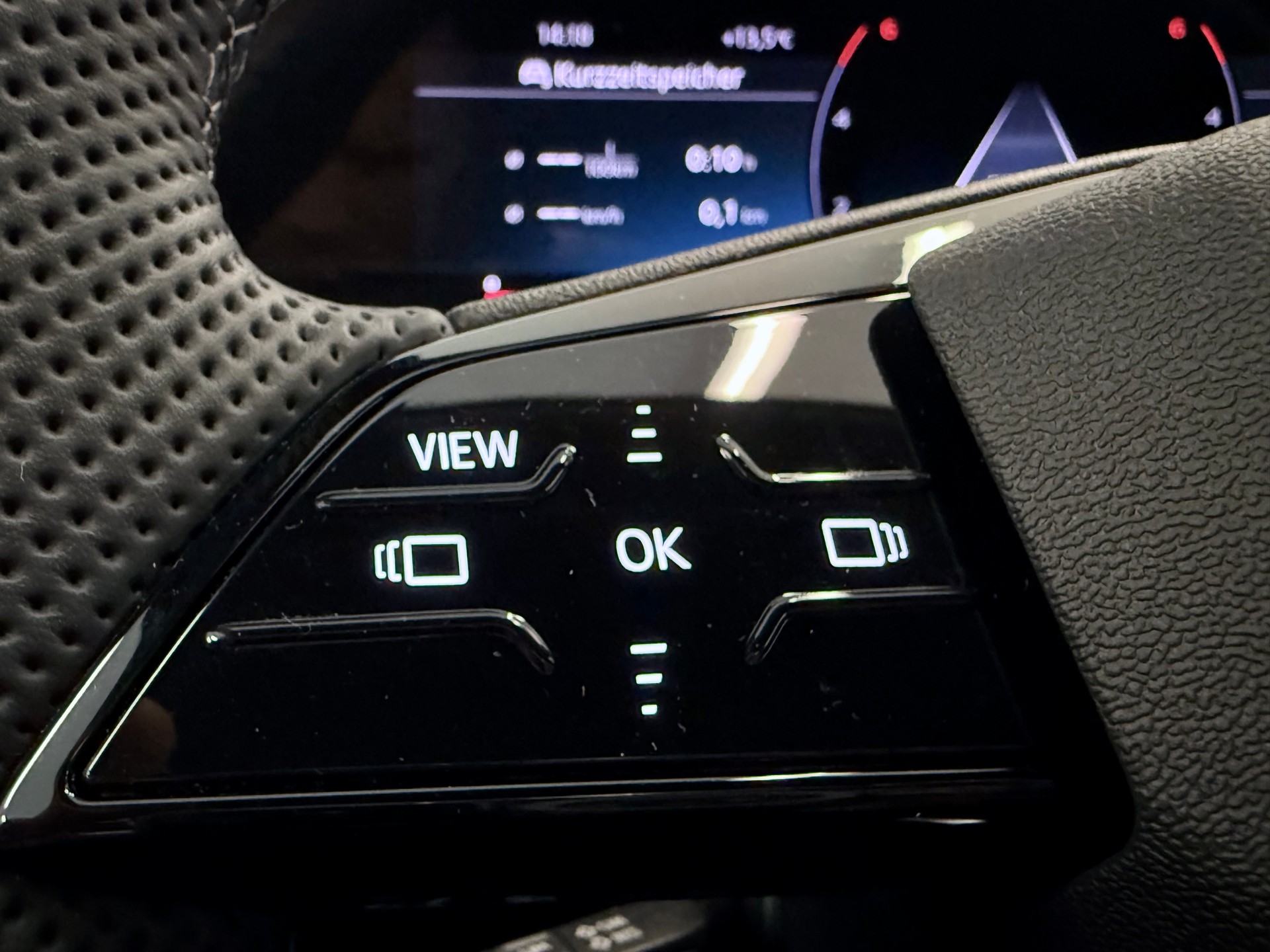 AUDI A6 Avant 40 TDI S line quattro S-tronic - 24