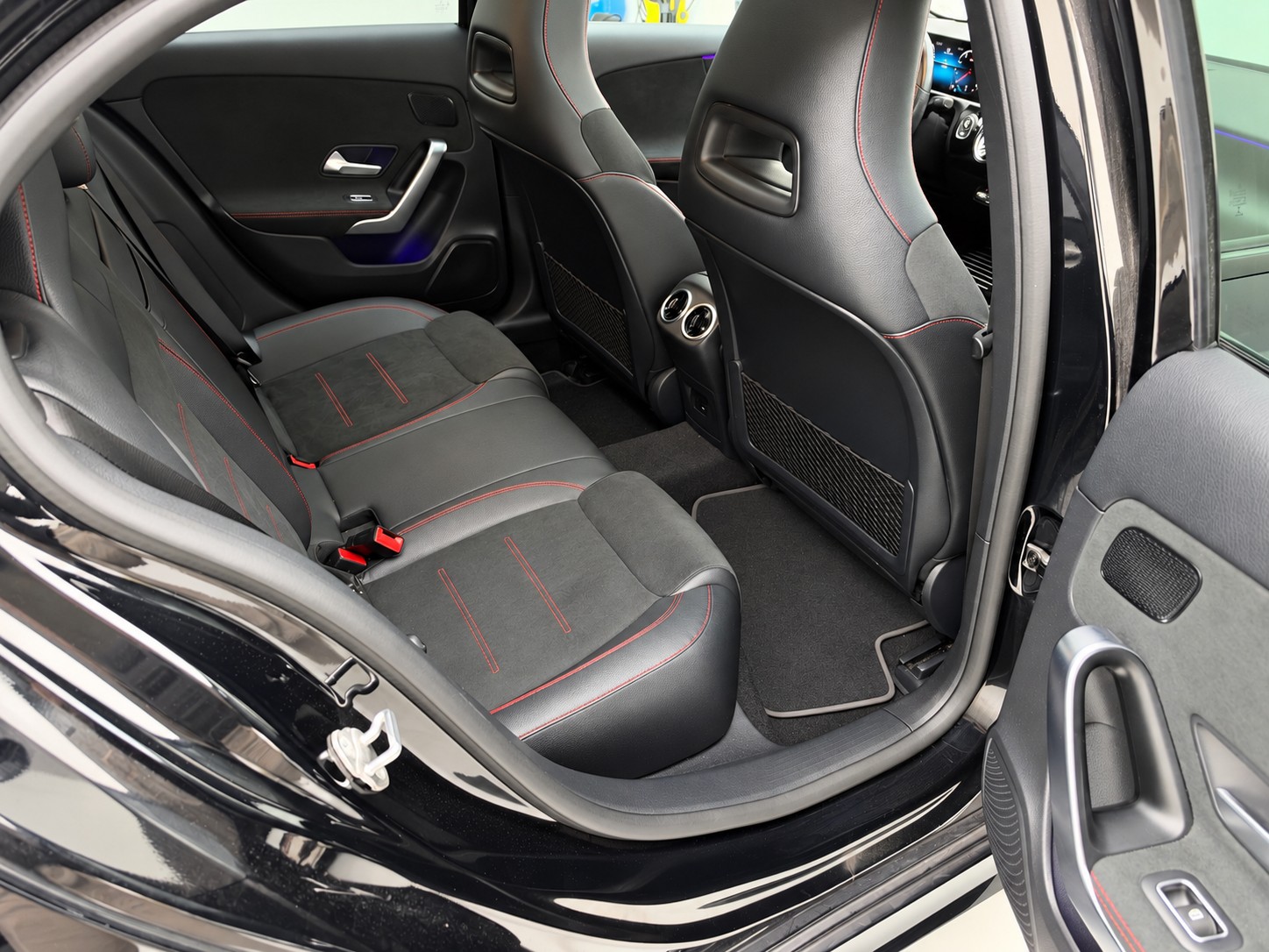 MERCEDES-BENZ A 250 4Matic AMG Line 4Matic 7G-DCT - 19