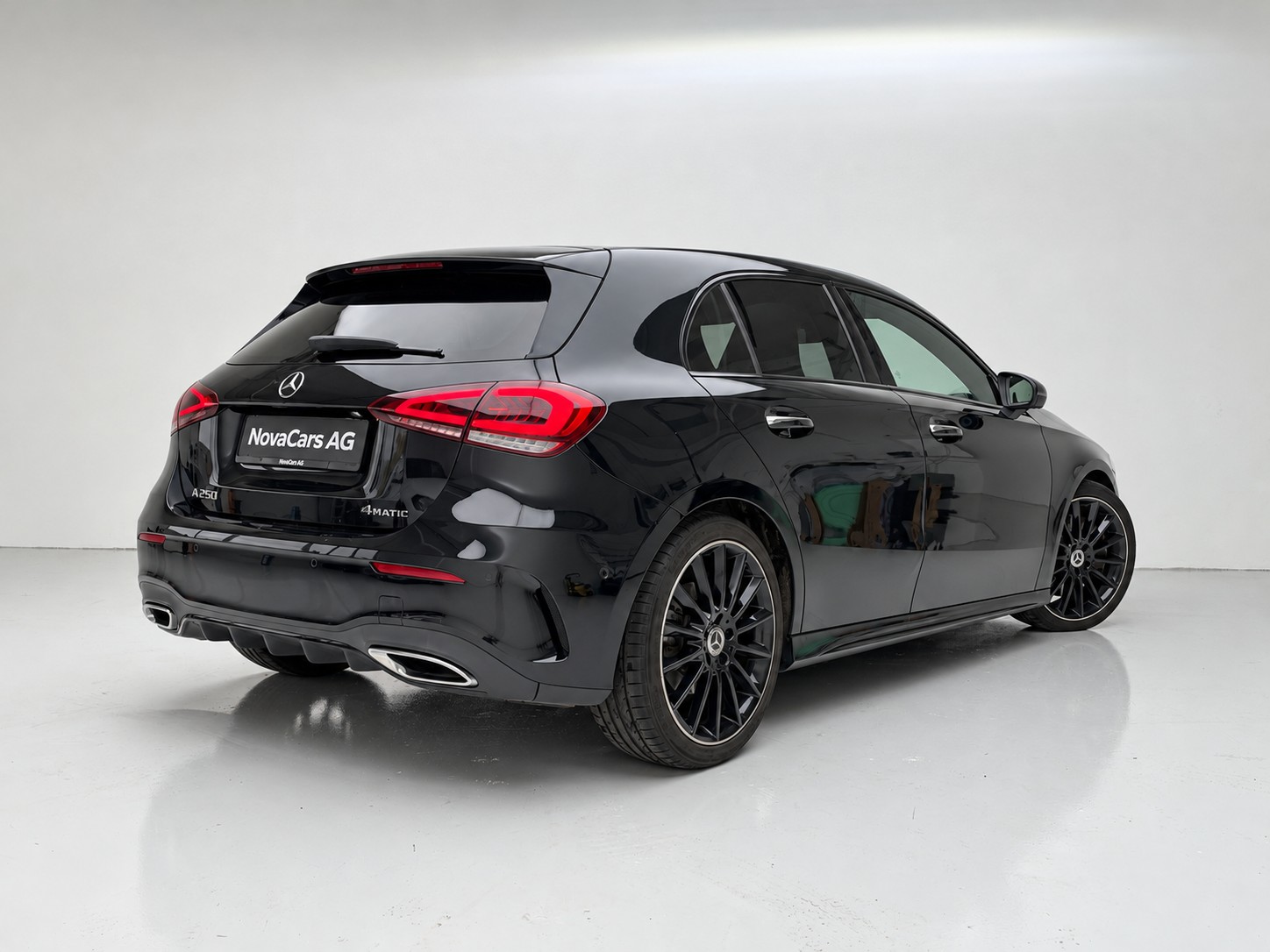 MERCEDES-BENZ A 250 4Matic AMG Line 4Matic 7G-DCT - 9