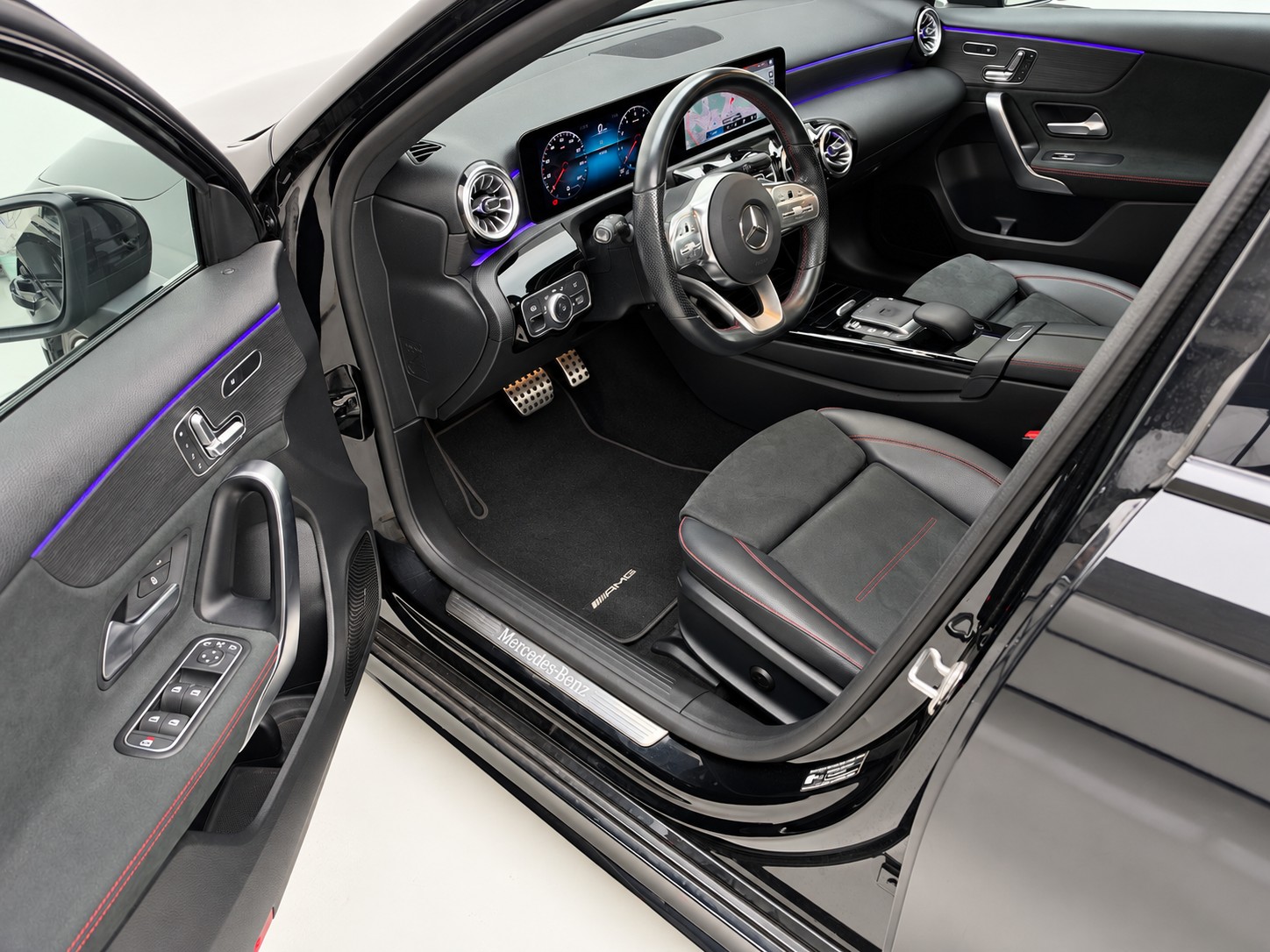 MERCEDES-BENZ A 250 4Matic AMG Line 4Matic 7G-DCT - 14