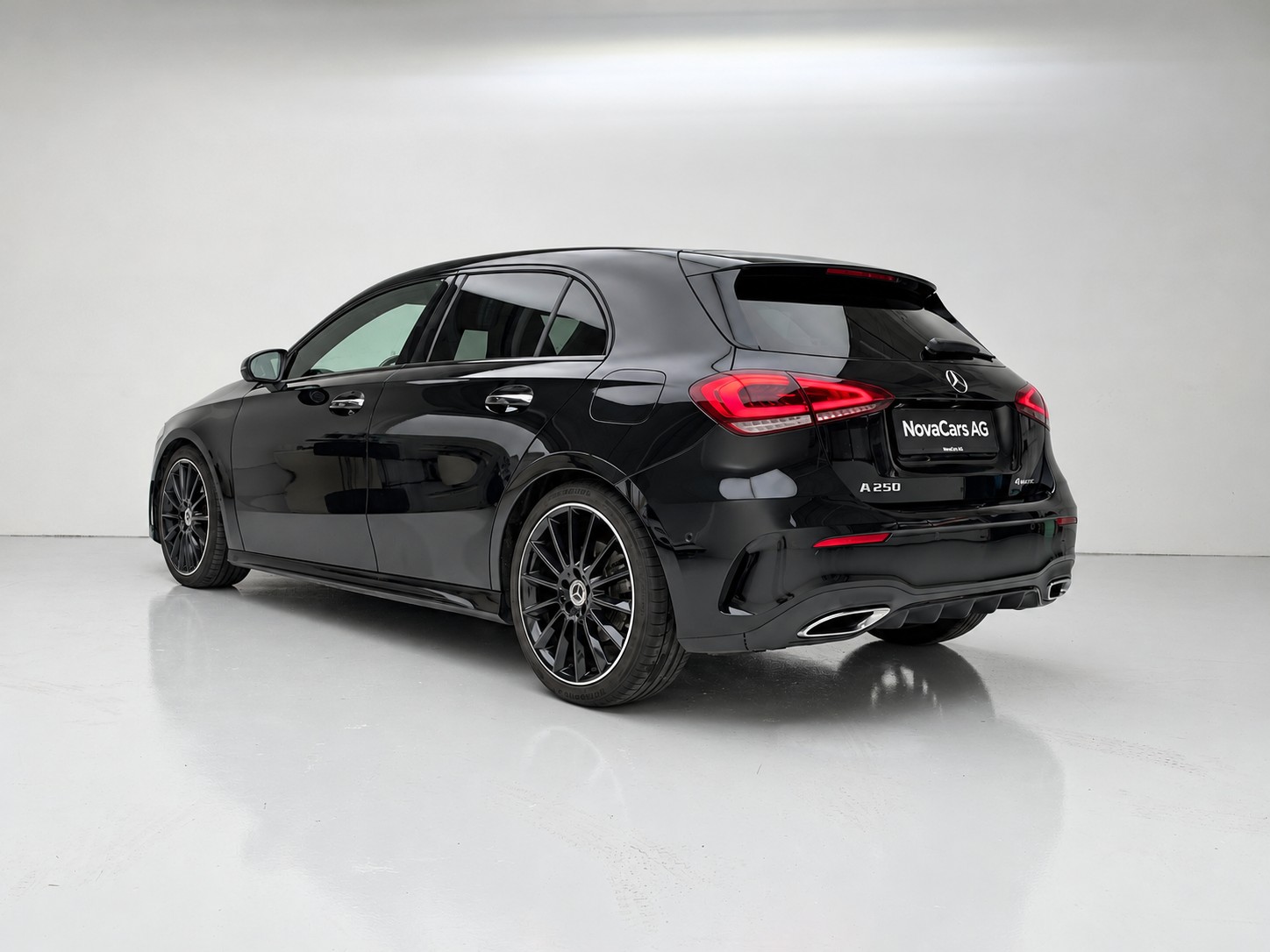 MERCEDES-BENZ A 250 4Matic AMG Line 4Matic 7G-DCT - 5