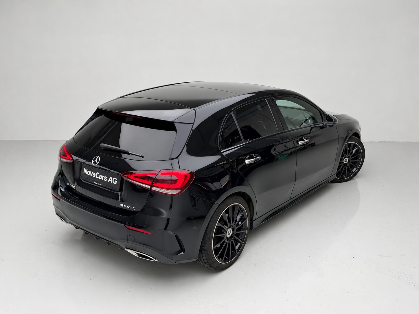MERCEDES-BENZ A 250 4Matic AMG Line 4Matic 7G-DCT - 8