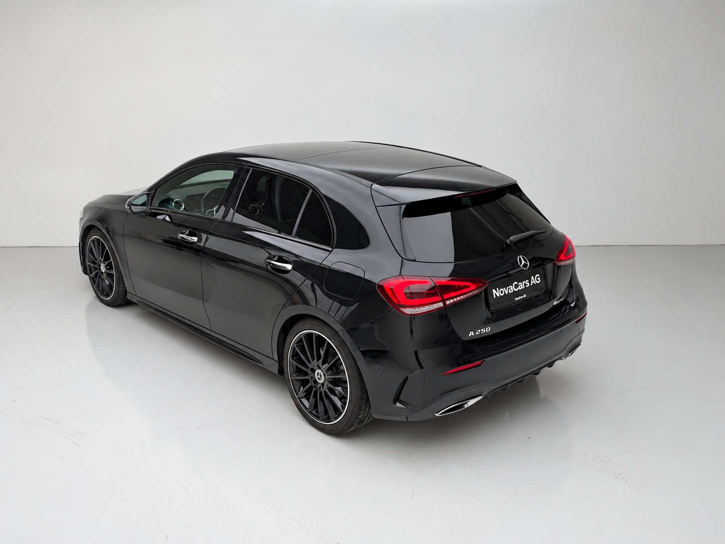 MERCEDES-BENZ A 250 4Matic AMG Line 4Matic 7G-DCT - 4