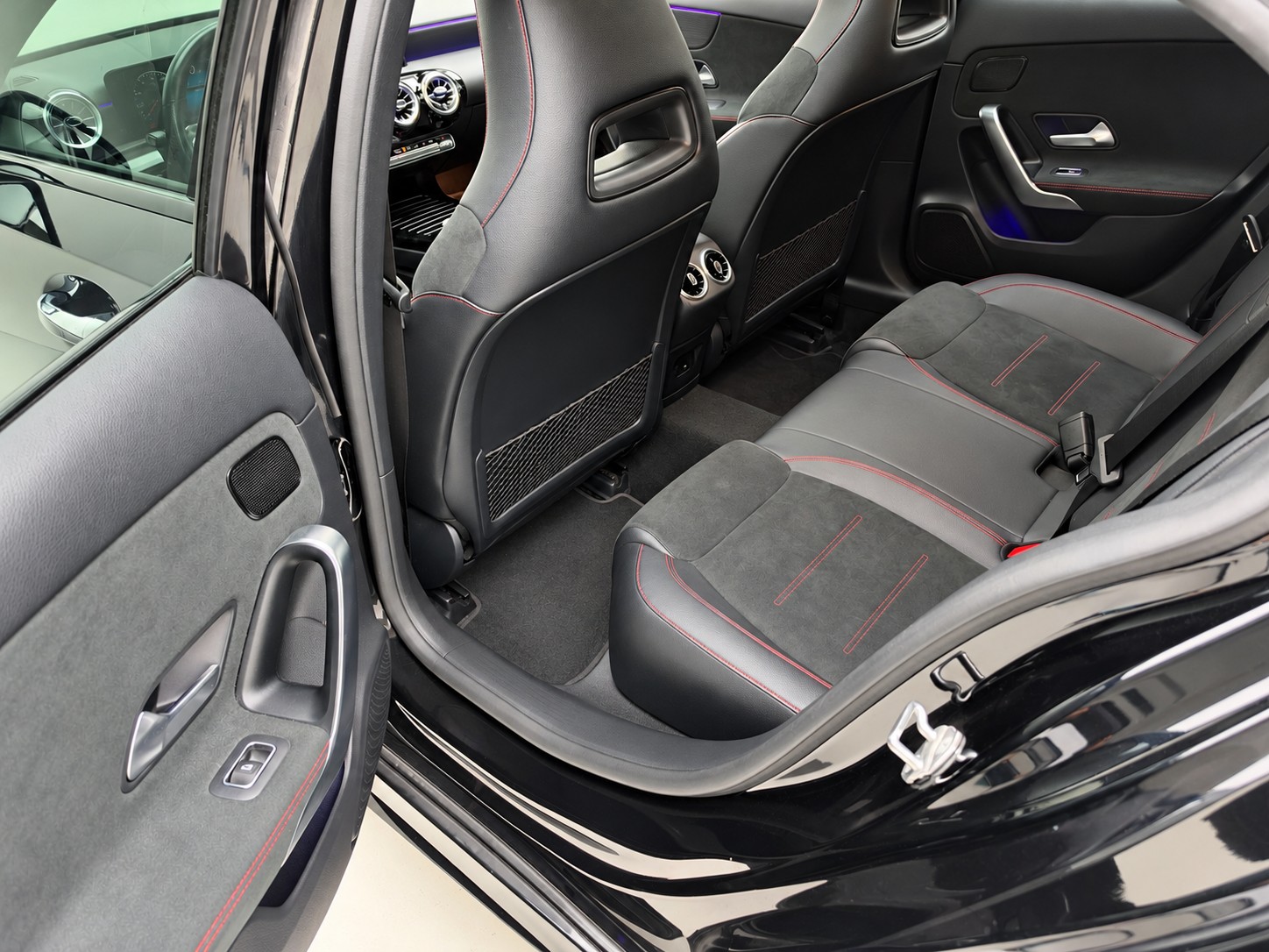 MERCEDES-BENZ A 250 4Matic AMG Line 4Matic 7G-DCT - 17